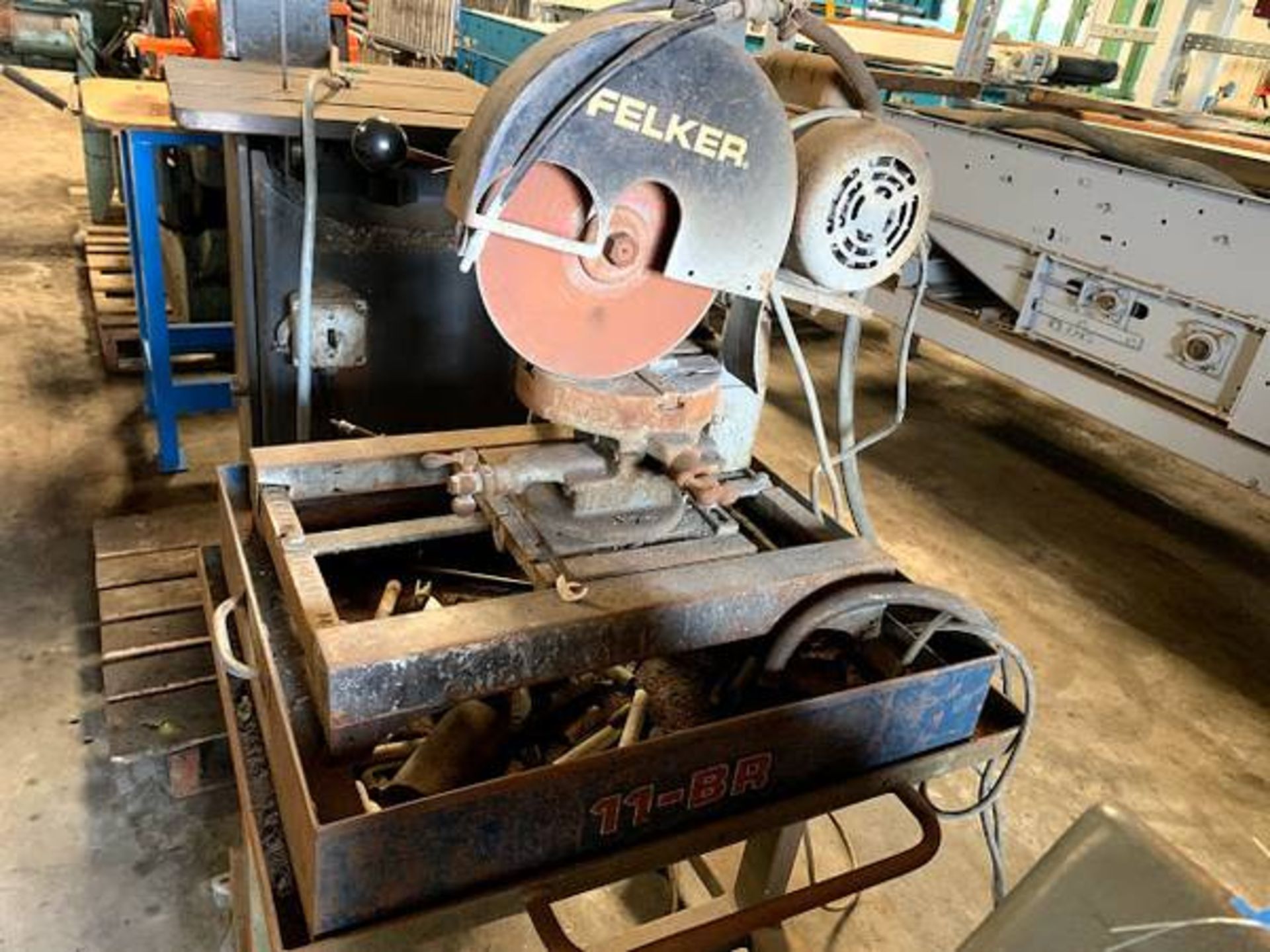 Felker Masonry Saw, Rigging Fee $25 - Image 5 of 5