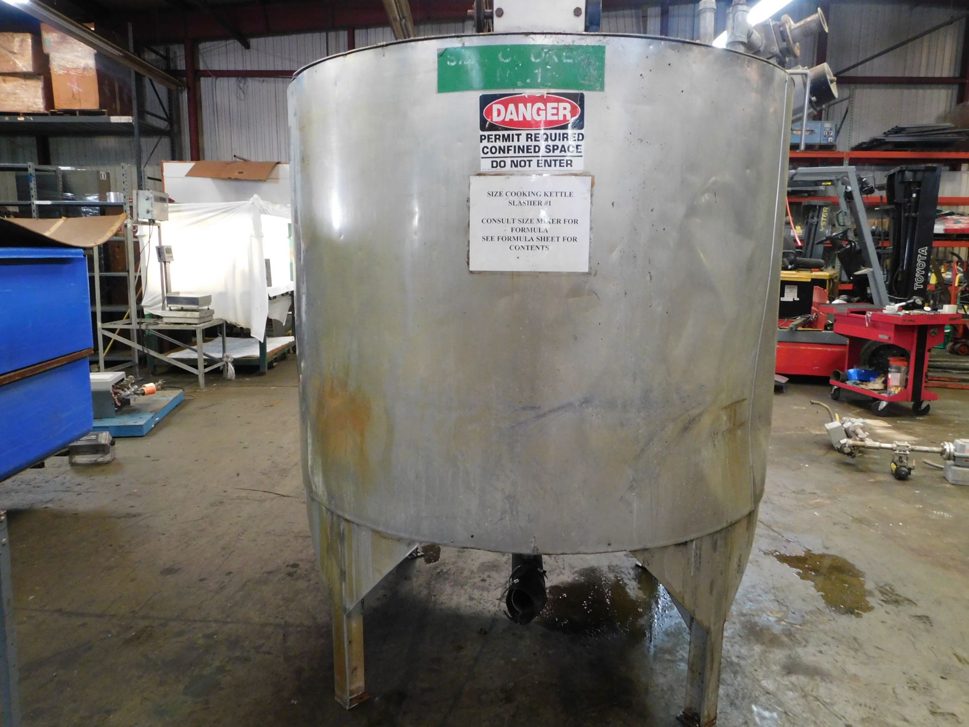 Stainless Steel Tank, 58 inches Diameter, 48.5 inches Height, Agitator/Mixer, Insulated, Discharge