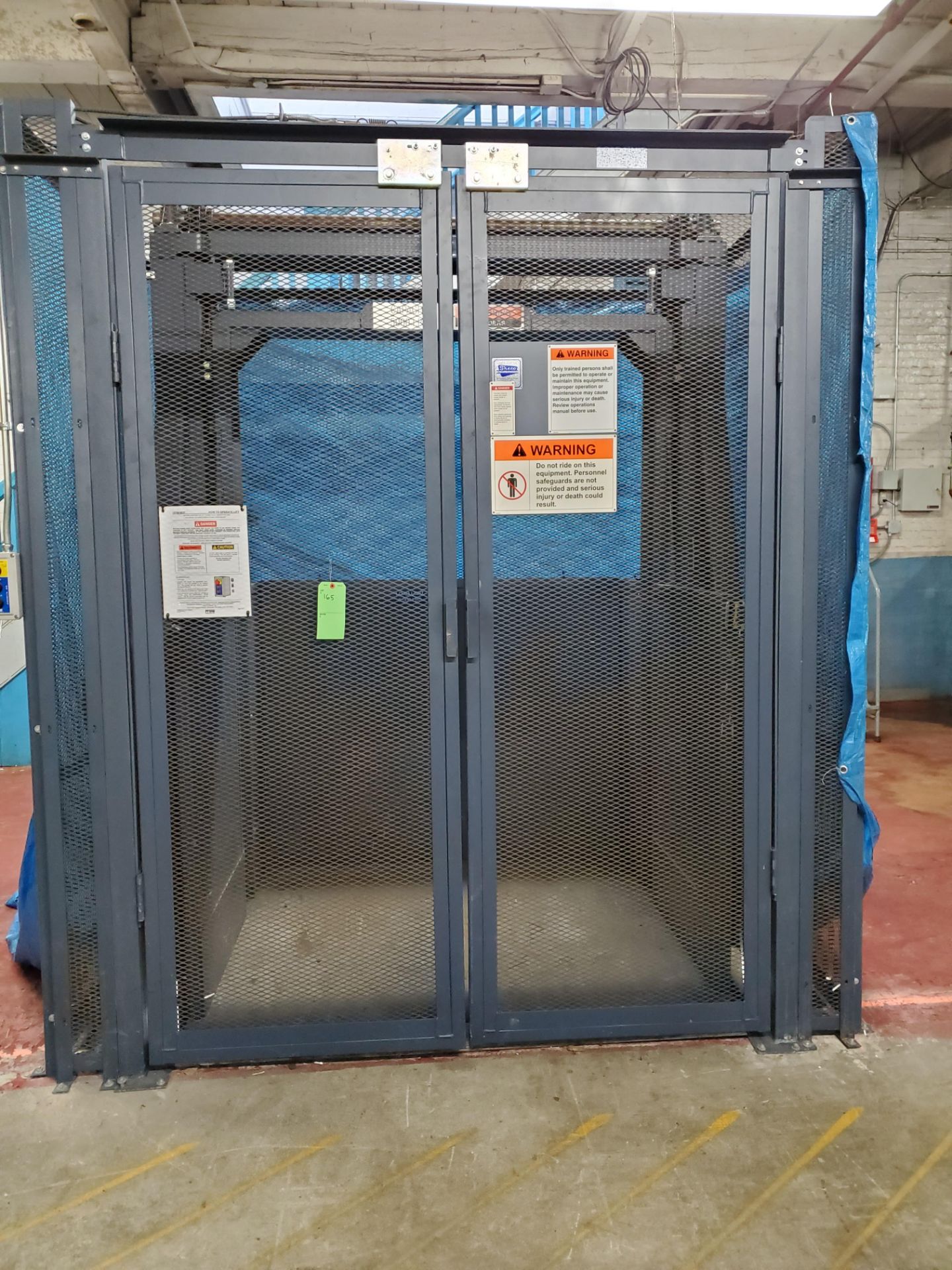 Pflow 5000 lb Vertical Equipment Lift, Series 21, with motor