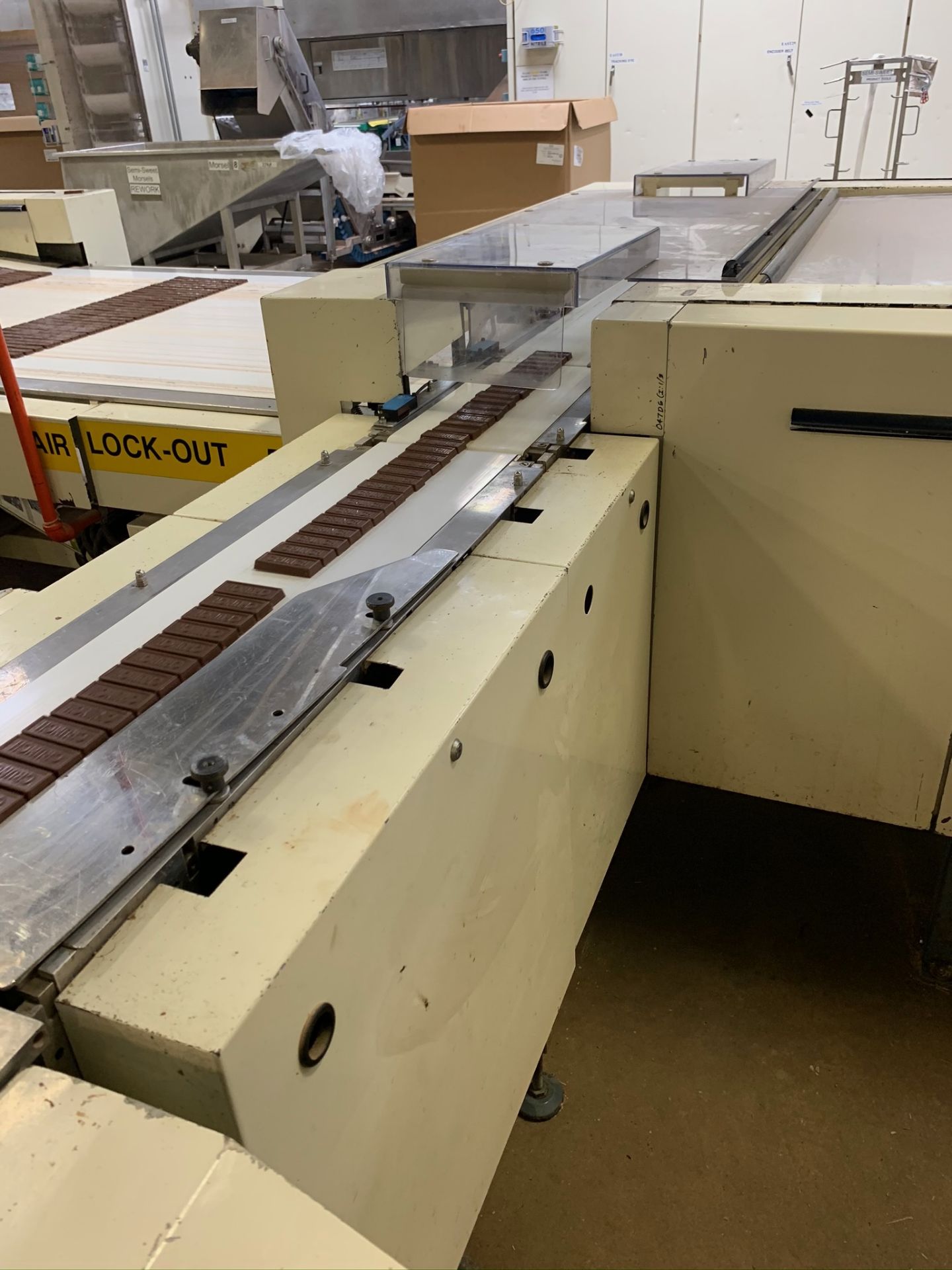 (Located in Burlington WI) Sapal 5 Lane Feeding Conveyor Type AA-15 for Flow. RIGGING FEE: $41,500 - Image 8 of 33