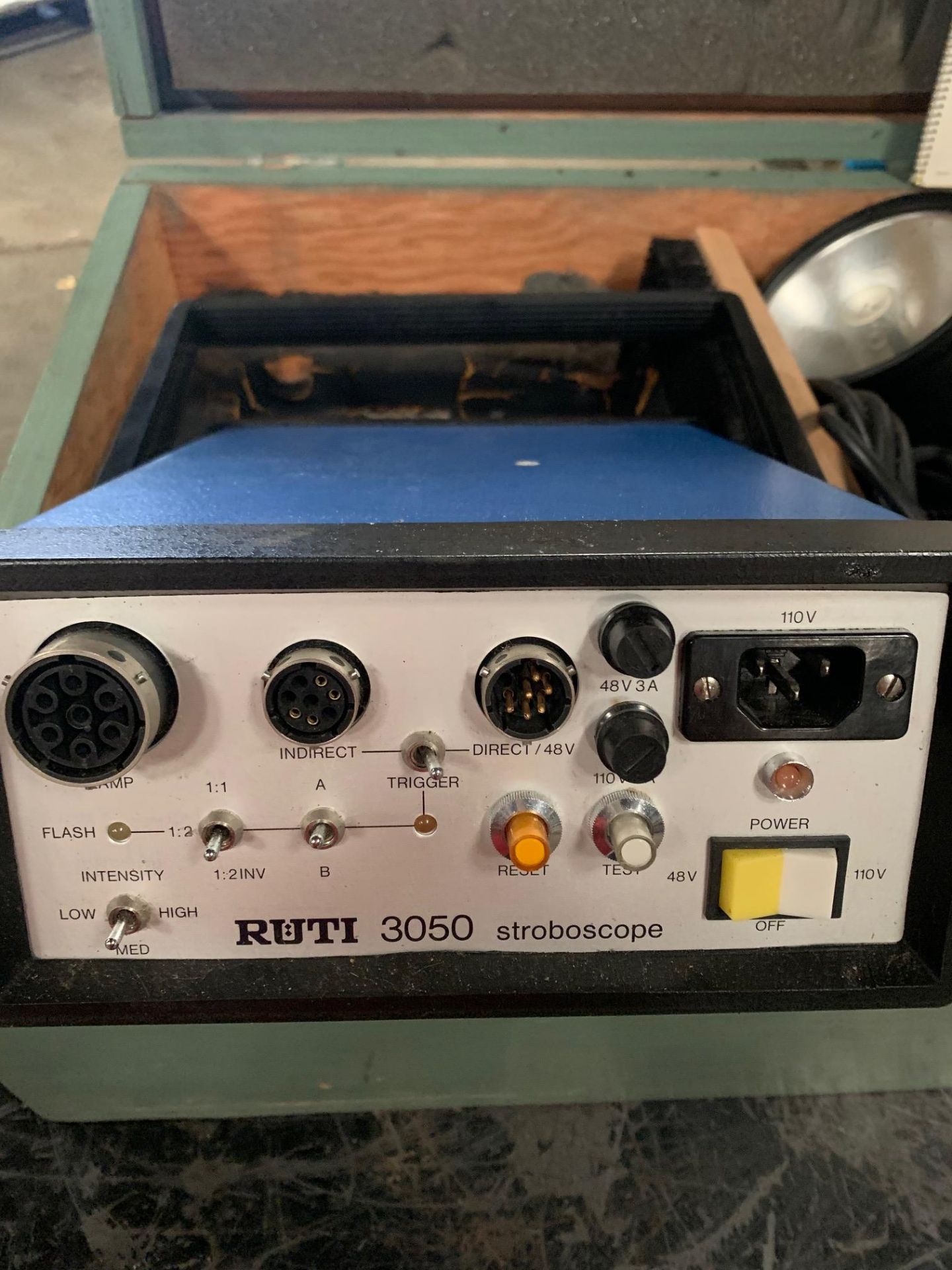 Ruti Stroboscope Model 3050 / Serial 3687482, Rigging Fee: $25 - Image 5 of 7