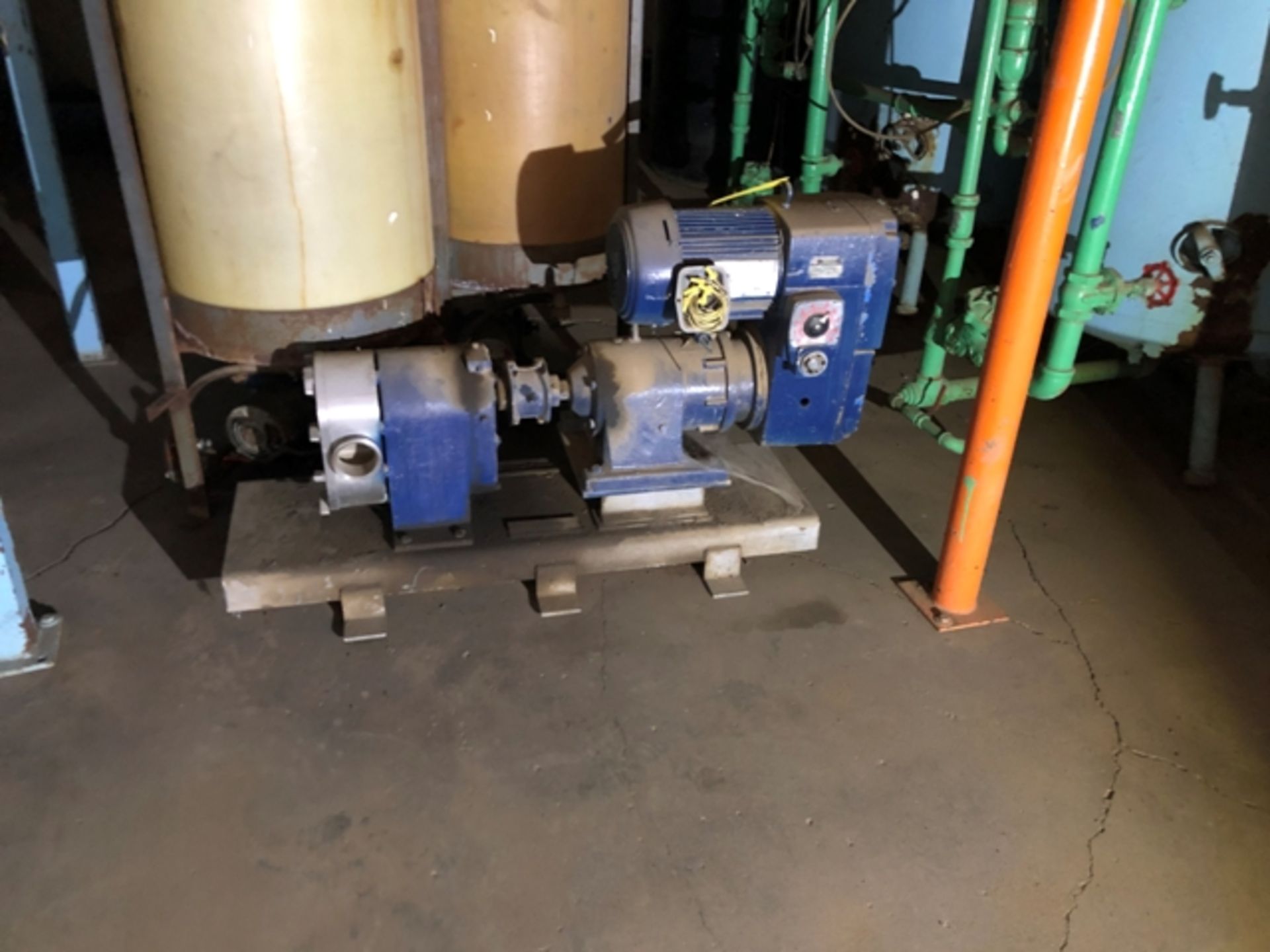 US Electrical Pump & Motor - Image 3 of 10