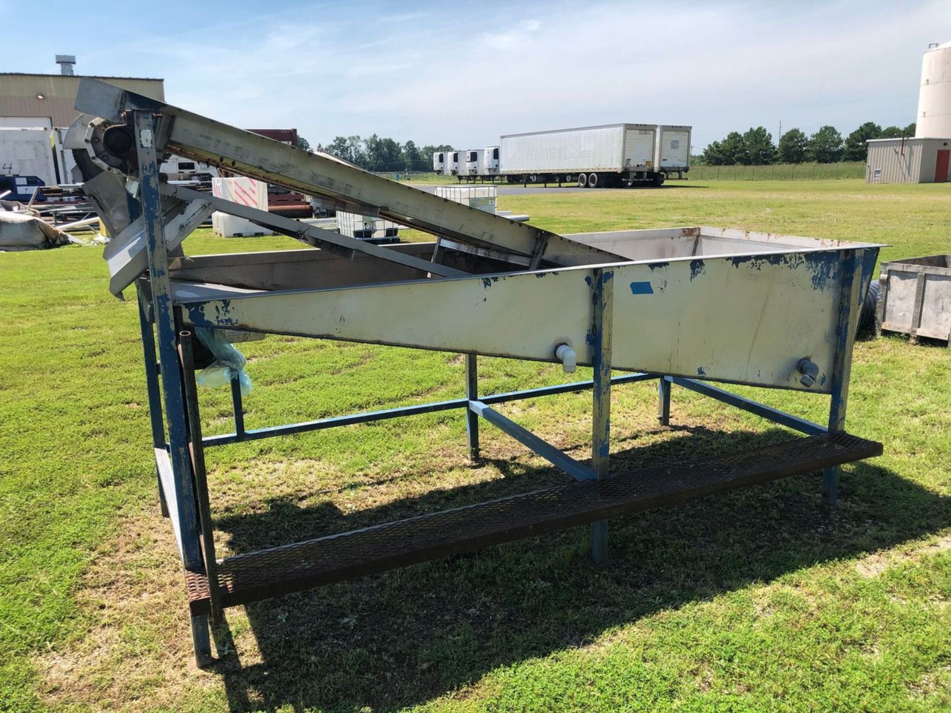 Material Bin w/ Incline Processing Conveyor Rigging Price: $150