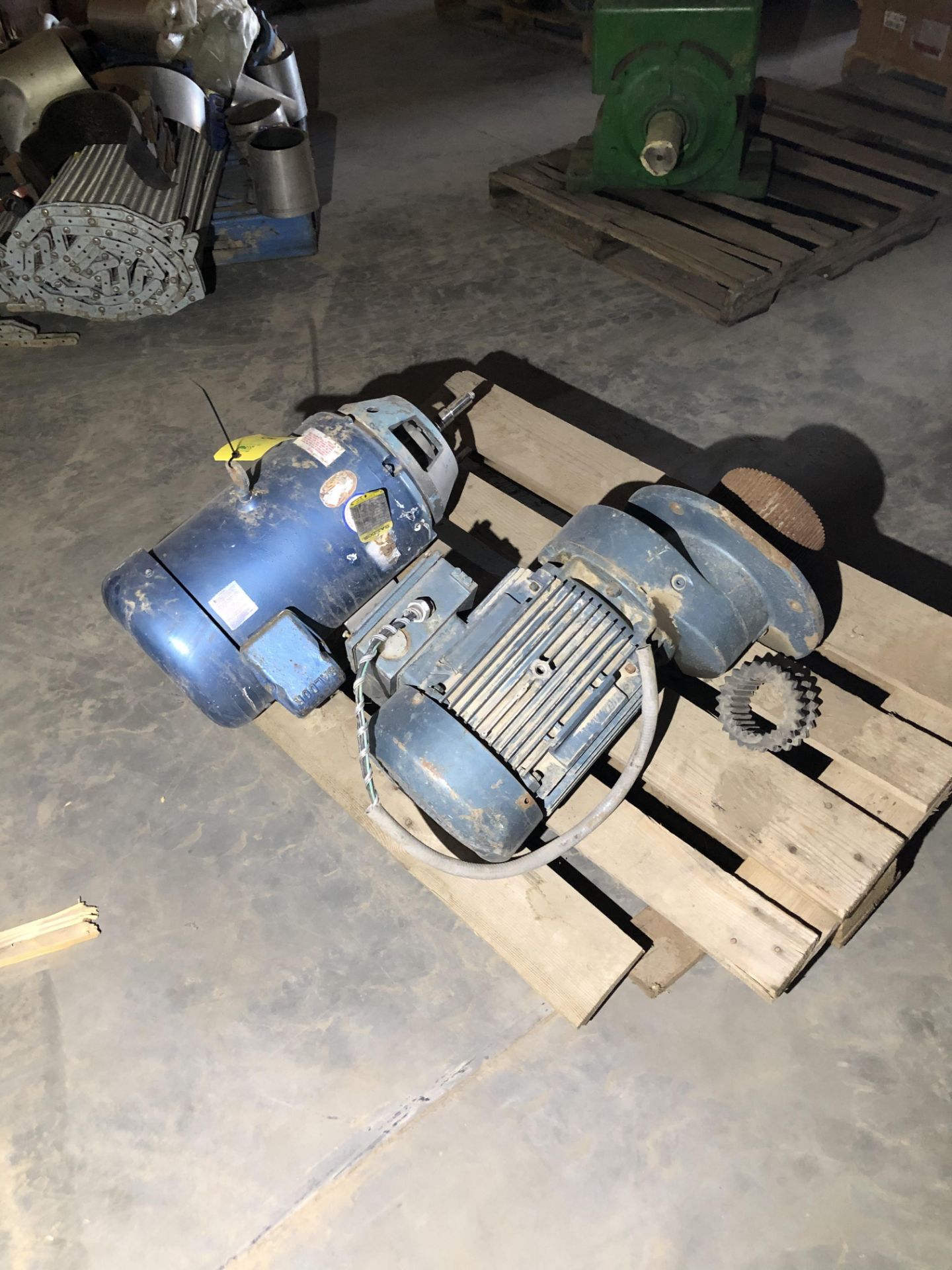 Pallet with (2) Motors, Includes a 20 HP Baldor Motor, Frame #2561C - Image 2 of 4