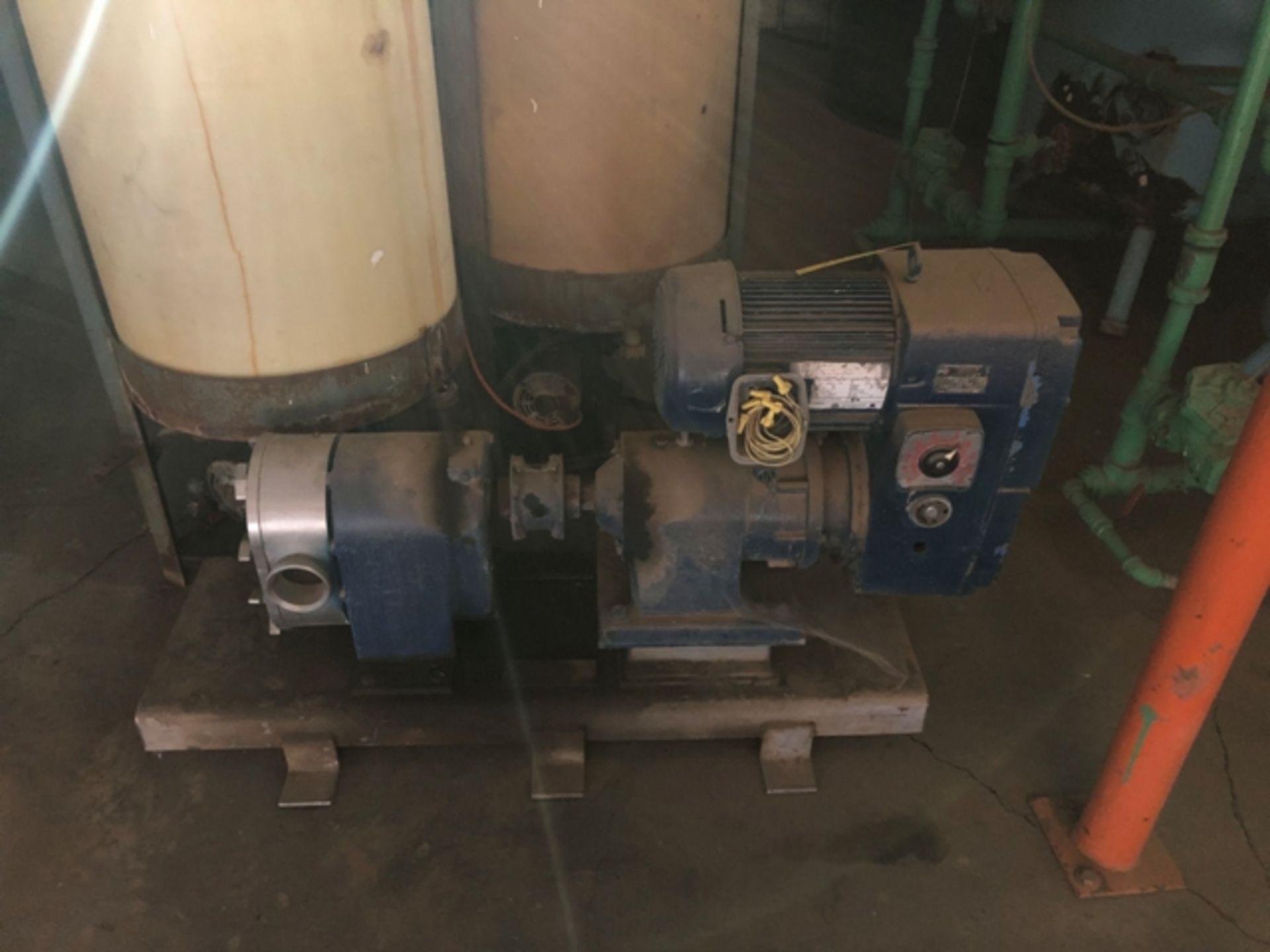 US Electrical Pump & Motor - Image 2 of 10