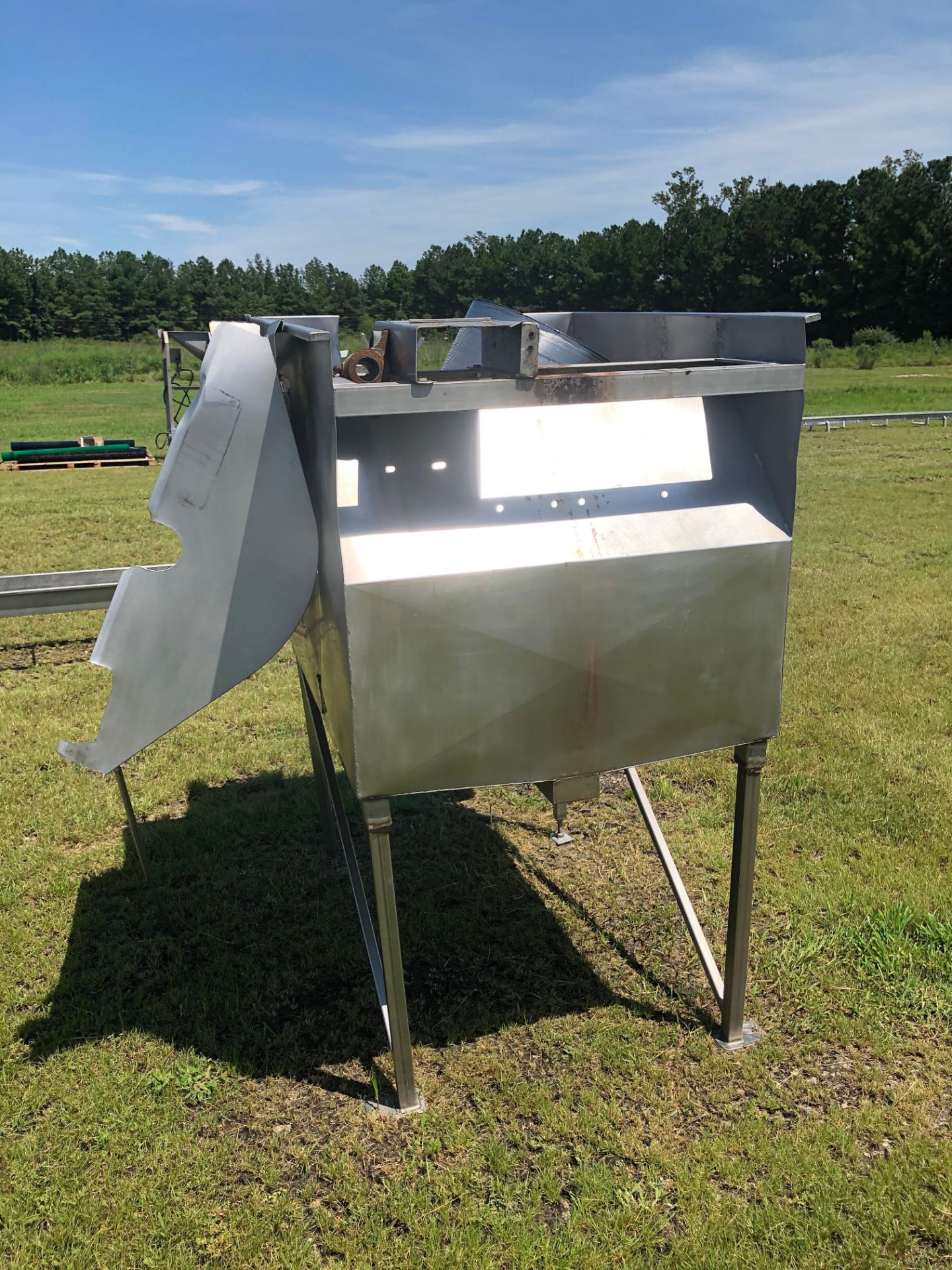 Material Processing Bin W/ Roll Cage Rigging Price: $100 - Image 4 of 5