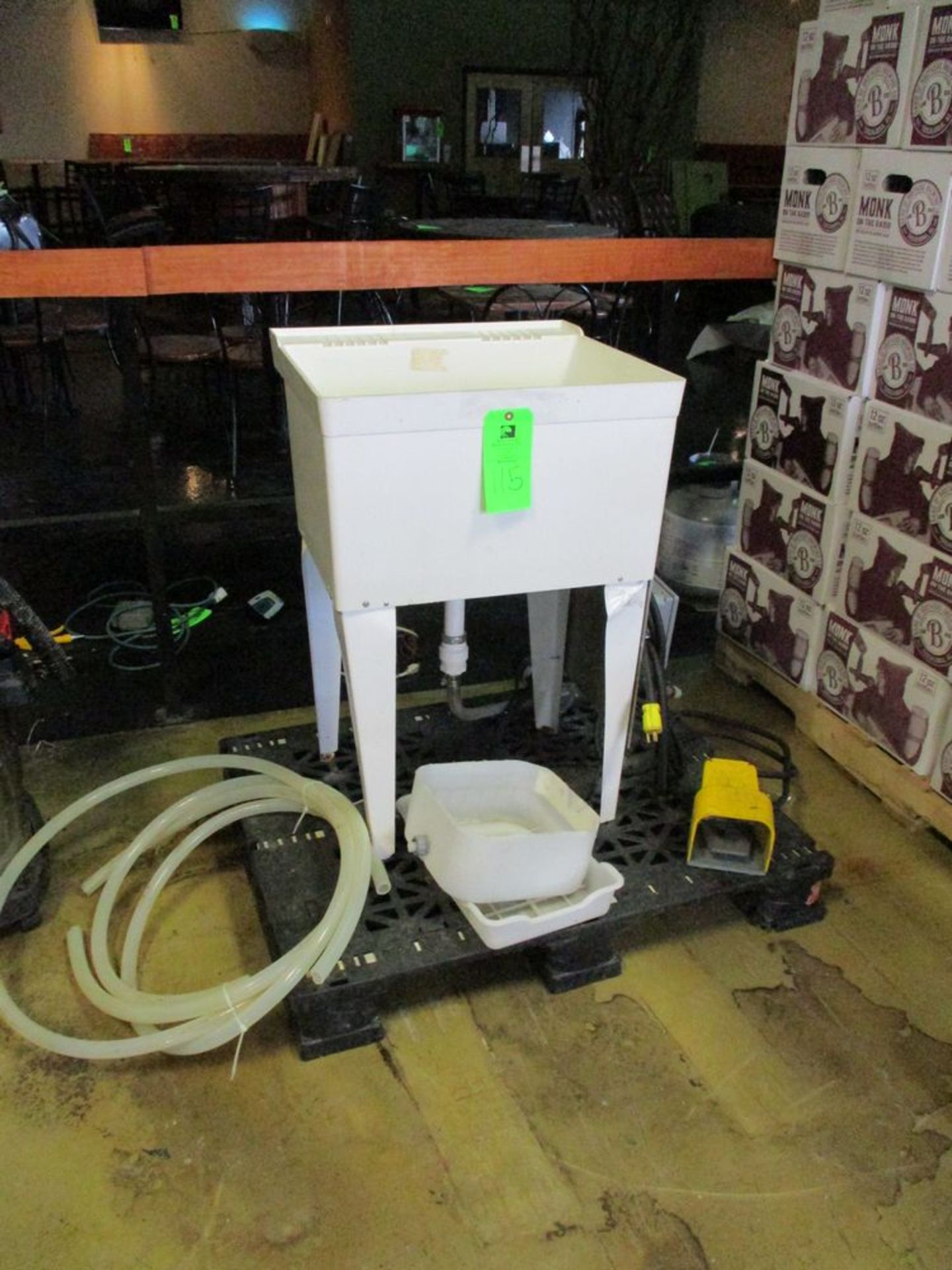 Mold sink with foot operated pump, 22 in x 17 in x 12 in deep ***Auctioneer Note*** -- $25 Removal &