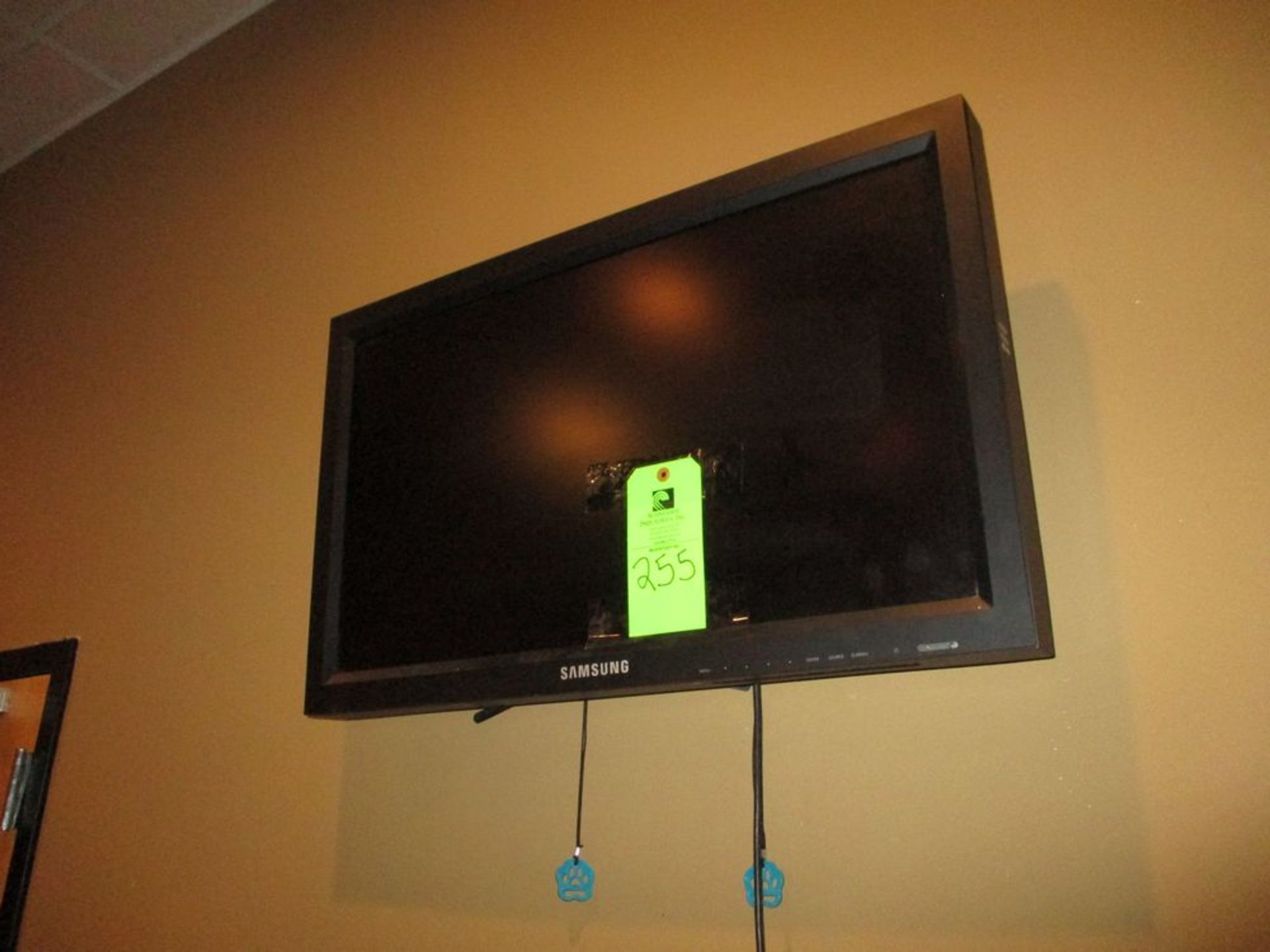 Samsung flat screen TV, 16.5 in x 27.5 in ***Auctioneer Note*** -- $50 Removal & Loading Fee will be
