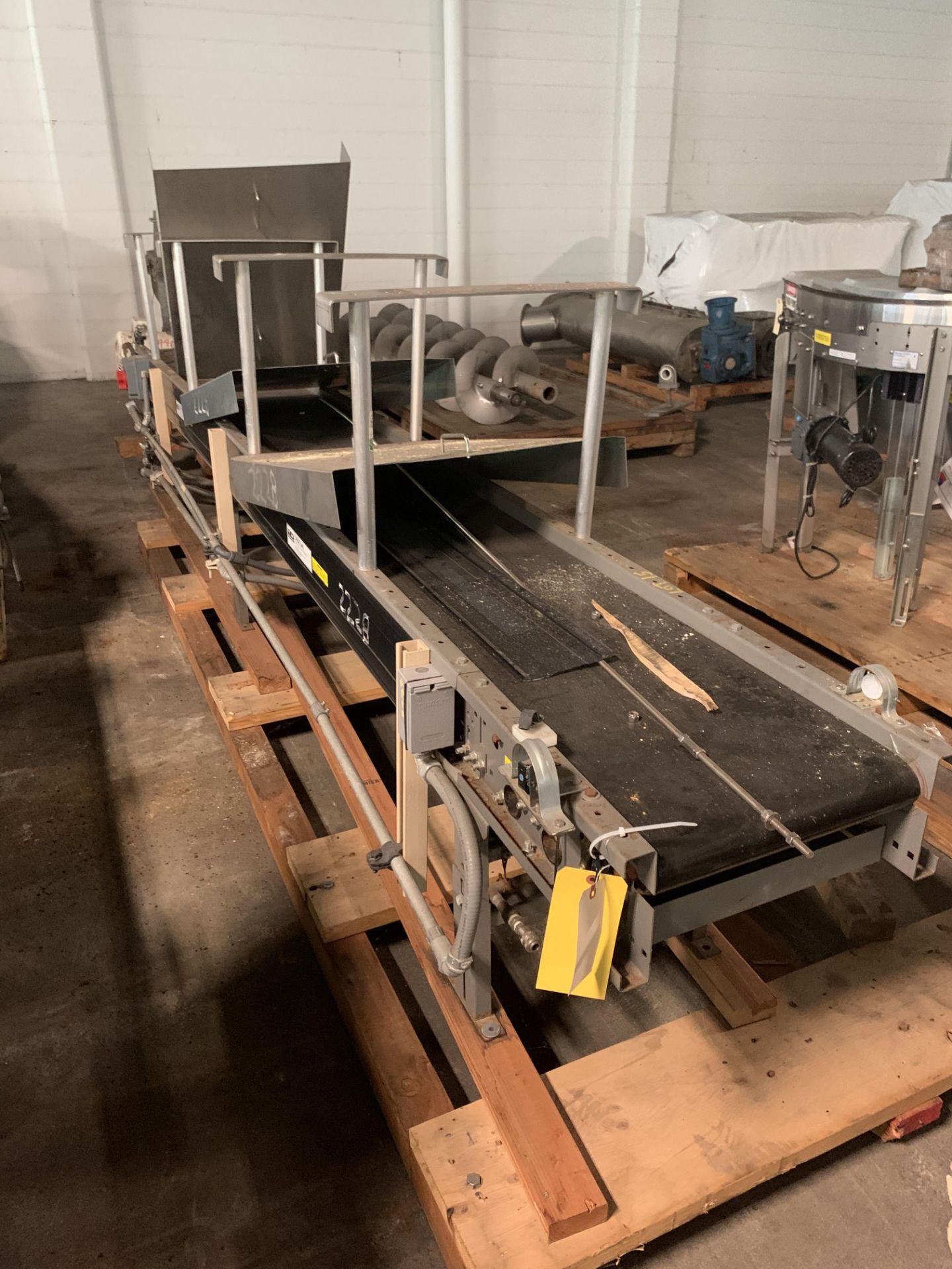 TGW Ermanco Cruz Belt Conveyor 14' Long x 16" wide, Loading Fee $250 - Image 2 of 3