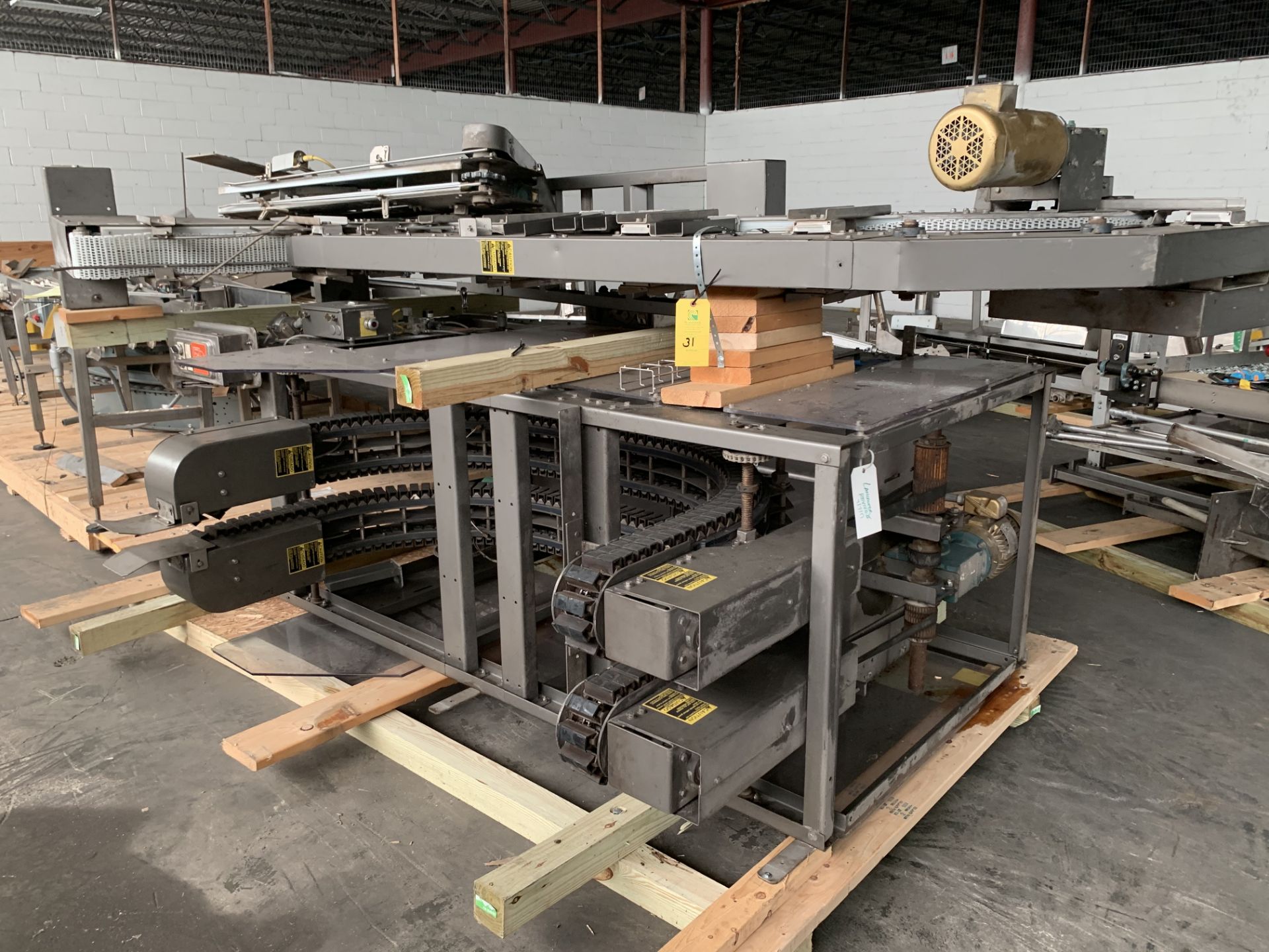 Carton Transfer Conveyor Lift, Loading Fee $350 - Image 4 of 7