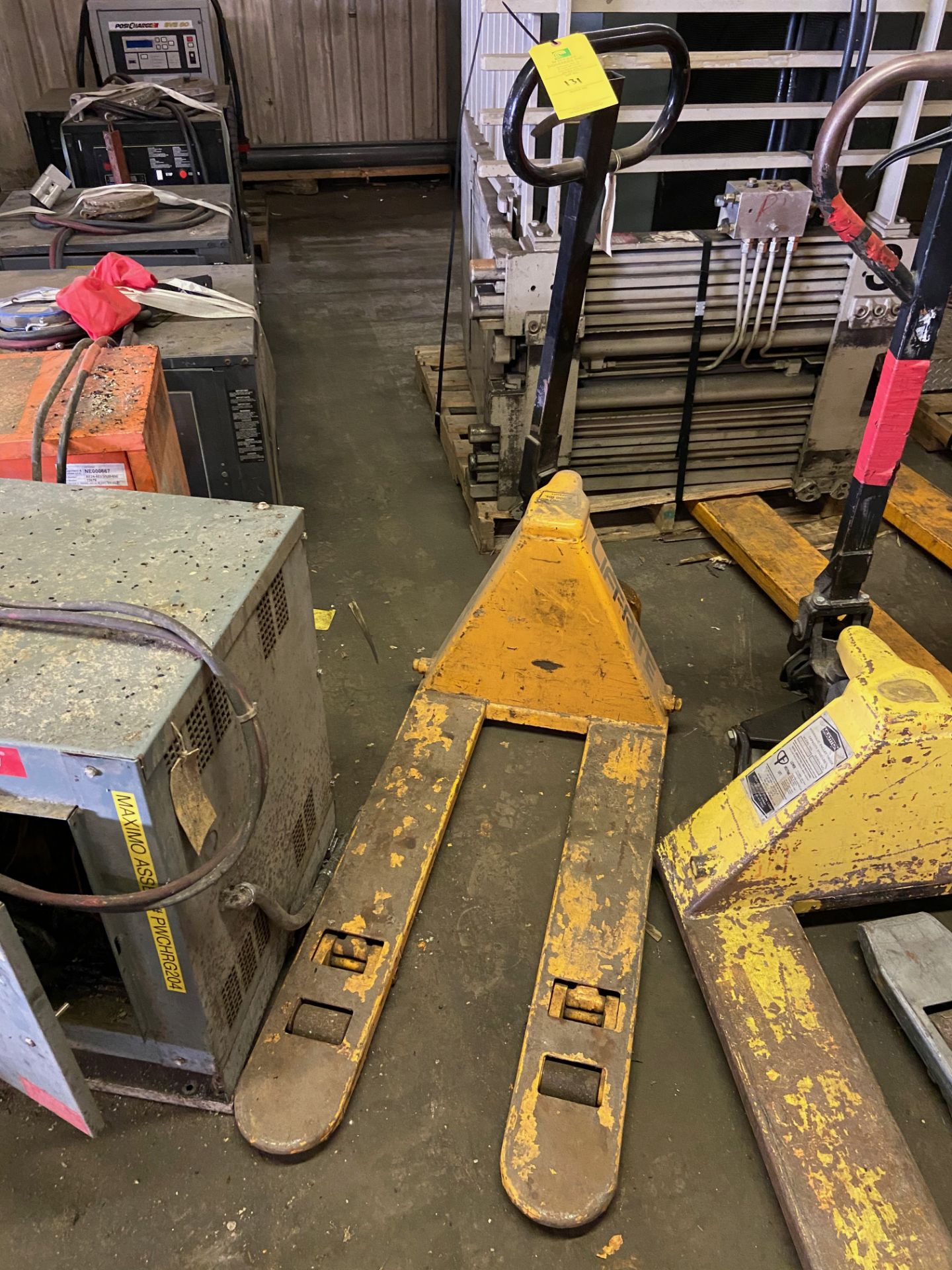 Pallet Jack, 5000 lb Capacity (Located in Oelwein, IA) (Rigging & Loading: $20)