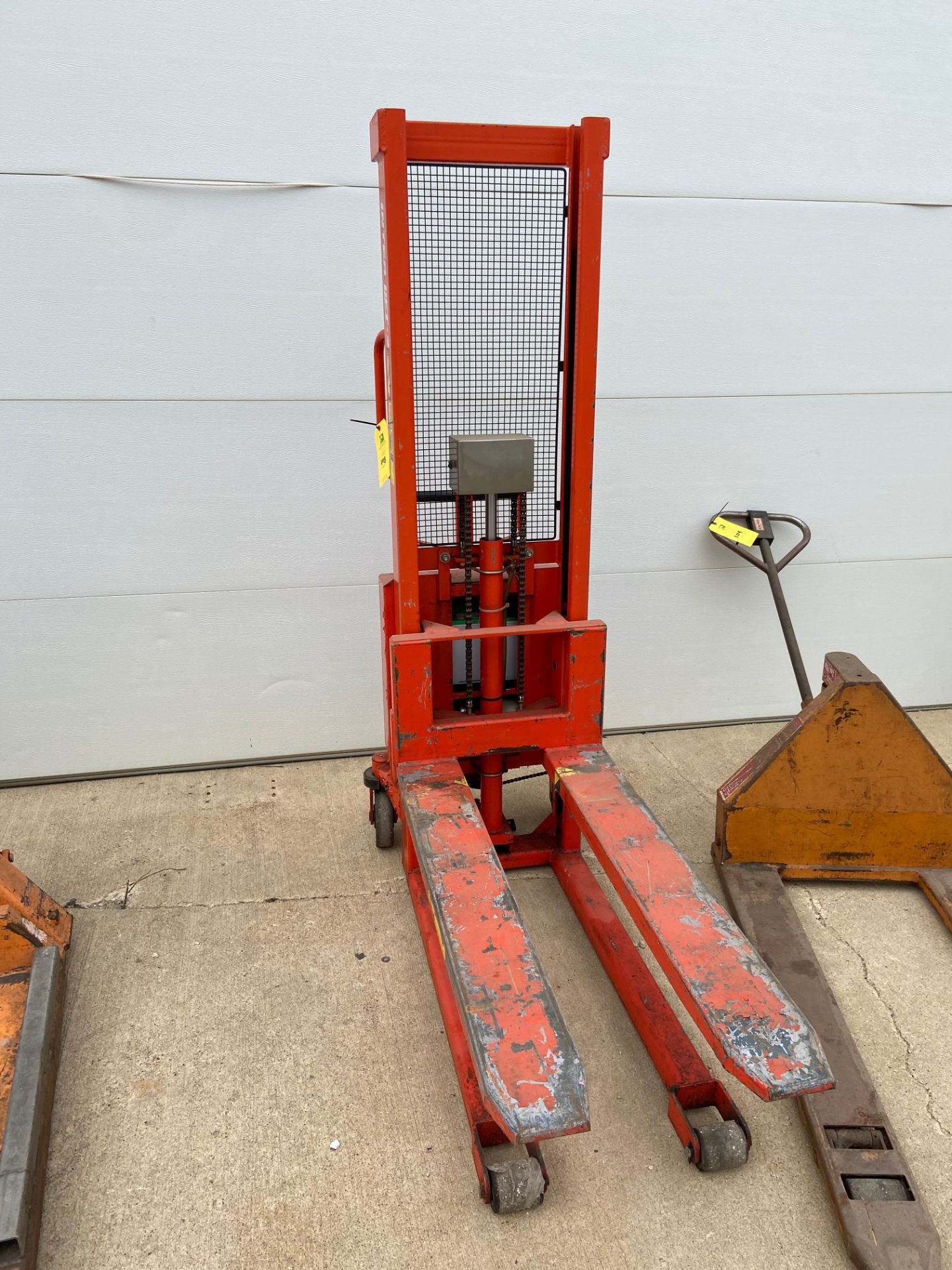 Pallet Jack w/ Electric Lift, Max Capacity 2,200 lb (Located in Oelwein, IA) (Rigging & Loading: $20