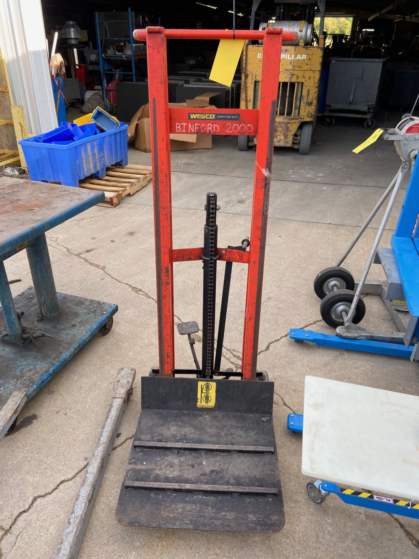 Dolly with Hydraulic Lift Table (Located in Oelwein, IA) (Rigging & Loading: $25) - Image 2 of 3