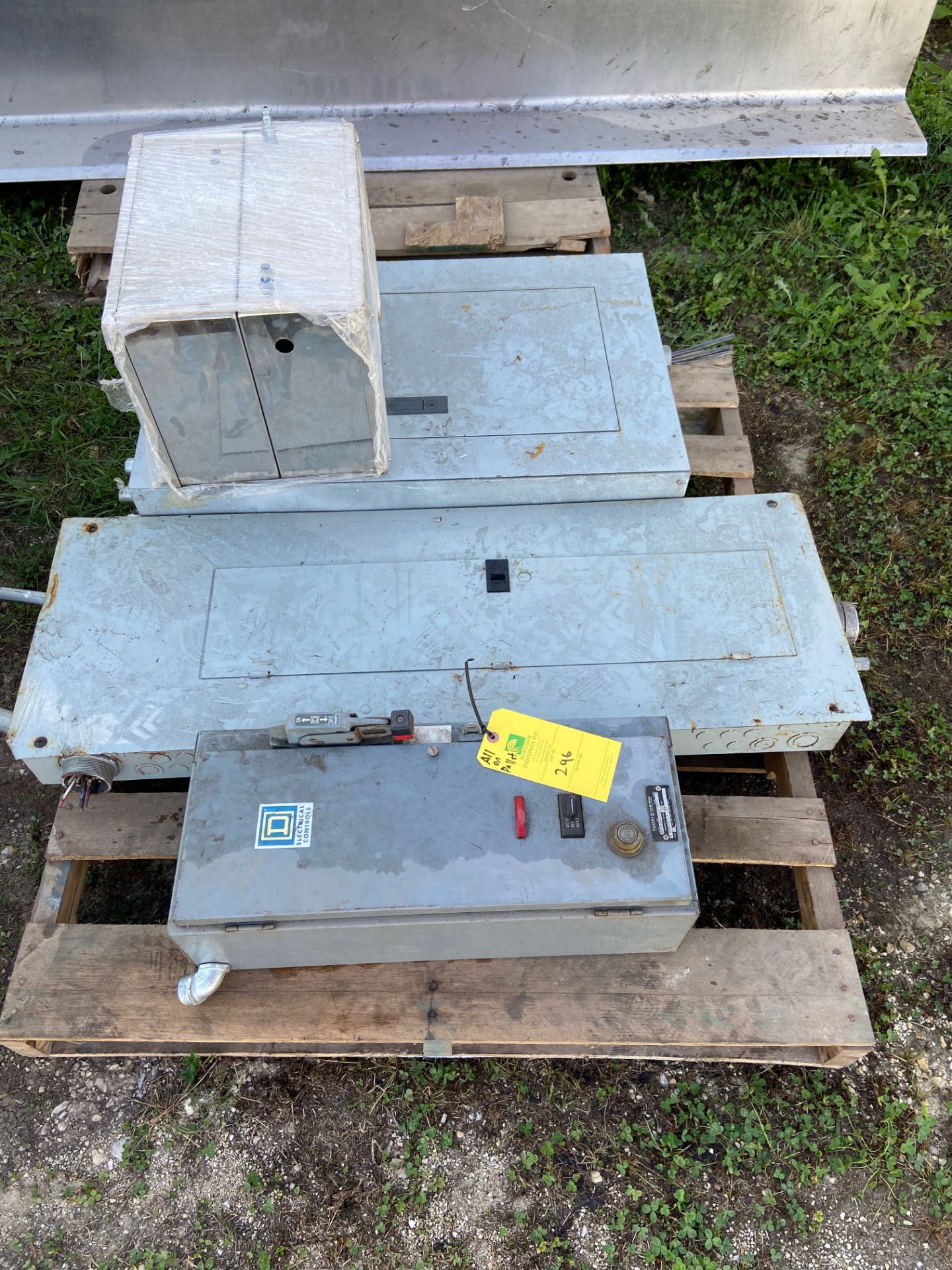 Electircal Boxes, Qty 3, (Located in Oelwein, IA) (Rigging & Loading: $25)