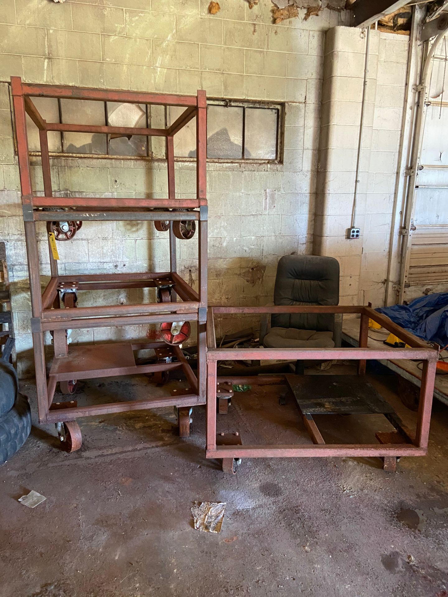 Metal Carts, Qty 4, (Located in Oelwein, IA) (Rigging & Loading: $100)