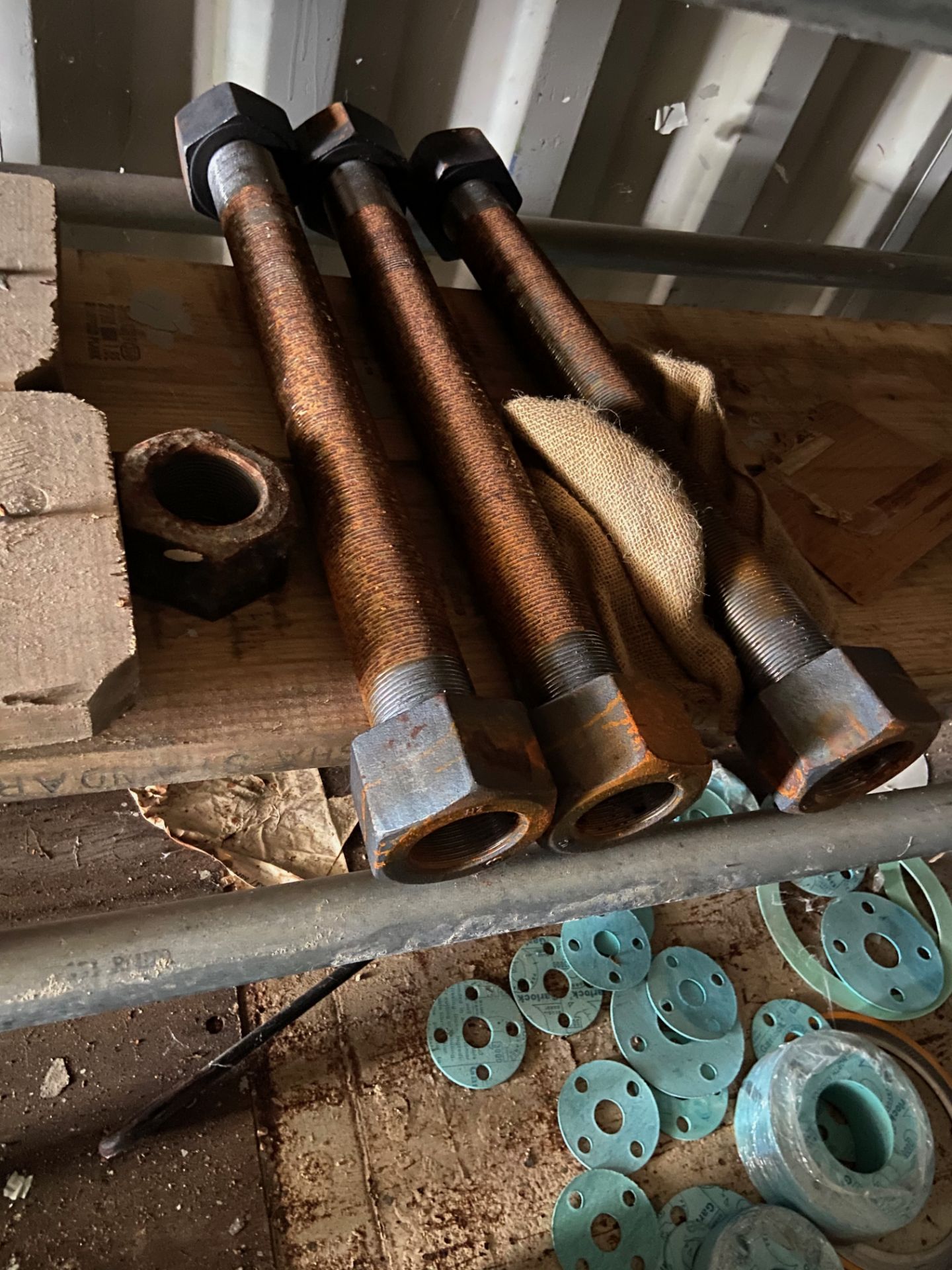 Contents of Shipping Container: Ashworth Actuator Valve, Stainless Steel Braided Hose, Miscellaneous - Image 9 of 14