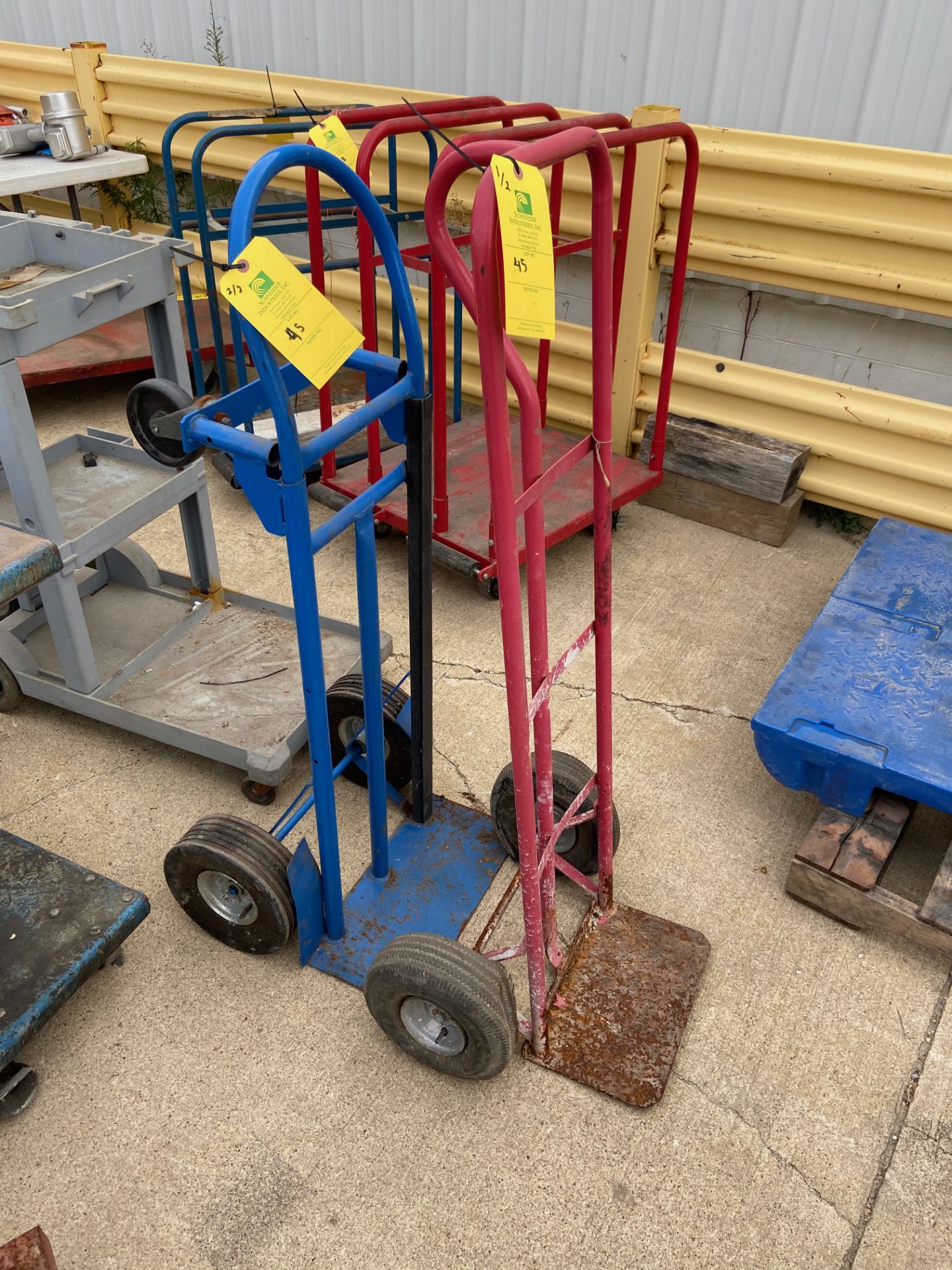 Dollys, Qty 2, (Located in Oelwein, IA) (Rigging & Loading: $25)