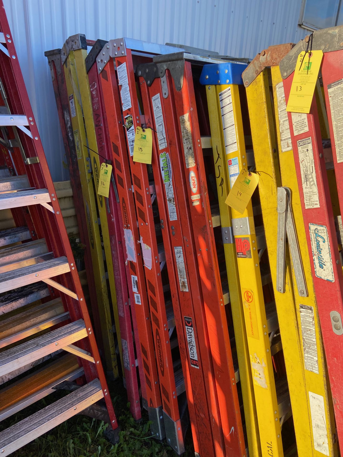 Ladders, 6', Qty 3, (Rigging & Loading: $25) (Located in Oelwein, IA)