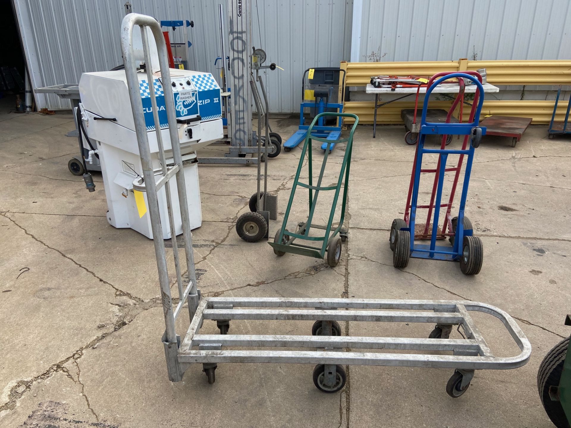 Metal Cart (Located in Oelwein, IA) (Rigging & Loading: $25) - Image 2 of 3