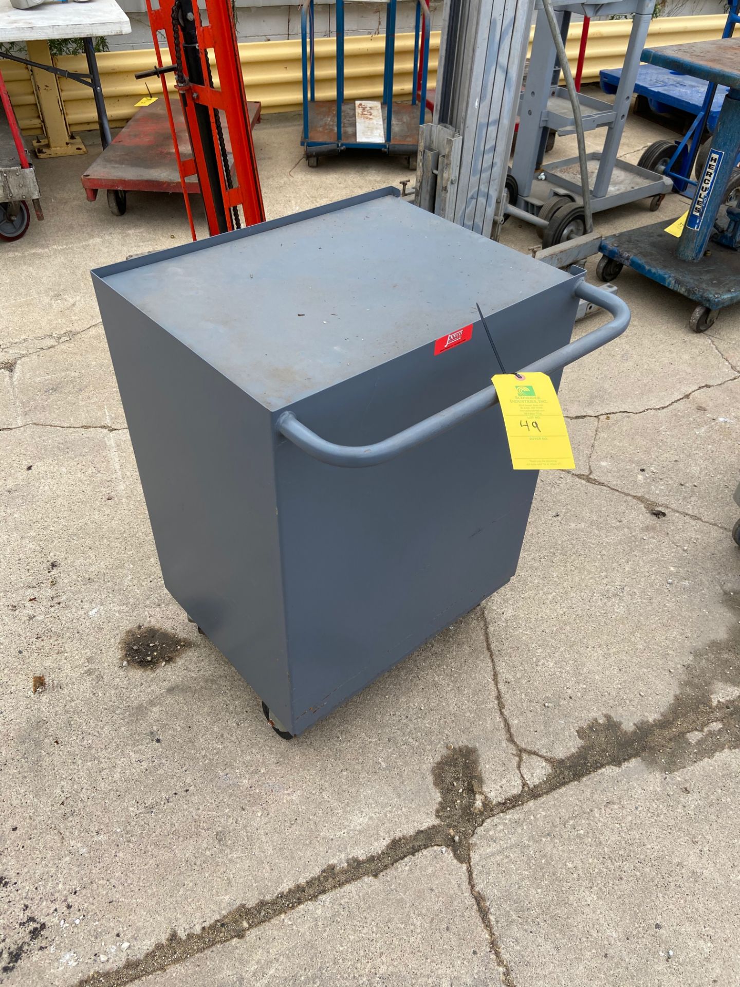 Metal Cabinet on Casters (Located in Oelwein, IA) (Rigging & Loading: $25) - Image 2 of 3