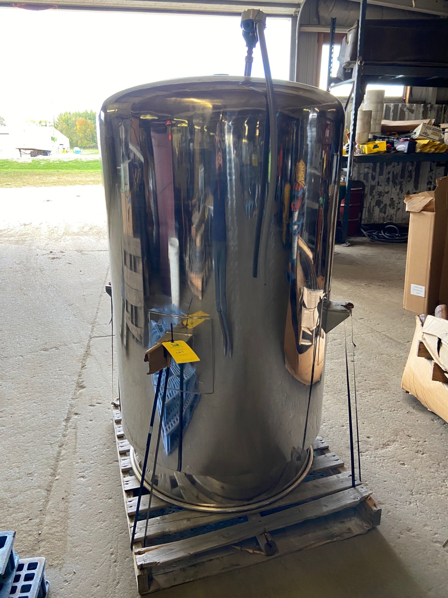 Stainless Steel Tank w/ Agitator, Approximate Diameter 3', Approximate Height 5', (Located in