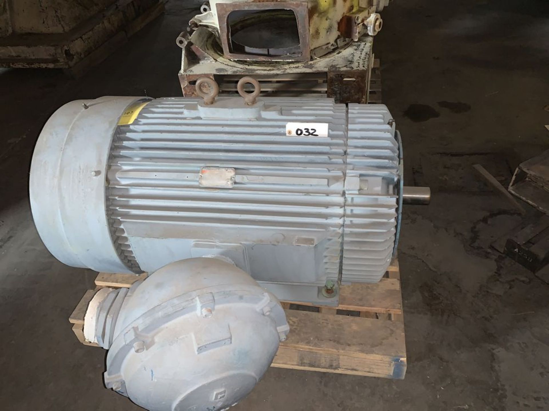 Located in Canon City CO: Reliance 300hp motor 1785 RPM 460V 449TS , Loading Fee of $100