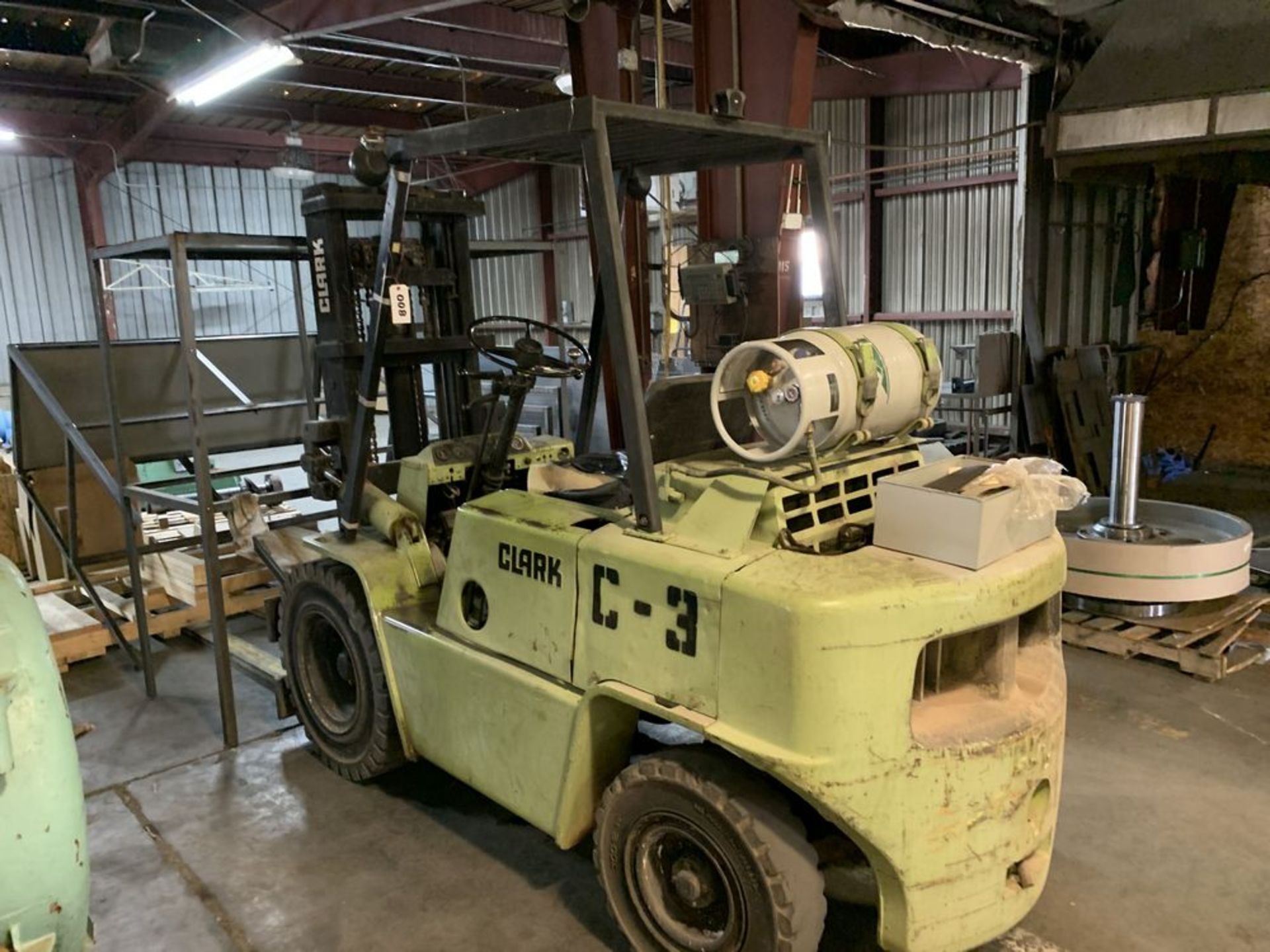 Located in Canon City CO: Clark Forklift, Model C500 YS80, 8000lbs, lp, approx 8' forks, currently - Image 2 of 5