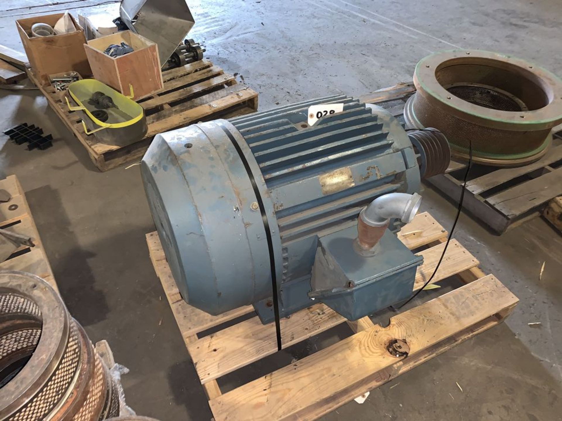 Located in Canon City CO: Reliance 75hp 445U Frame 1190 RPM 220/440V , Loading Fee of $100 - Image 3 of 3