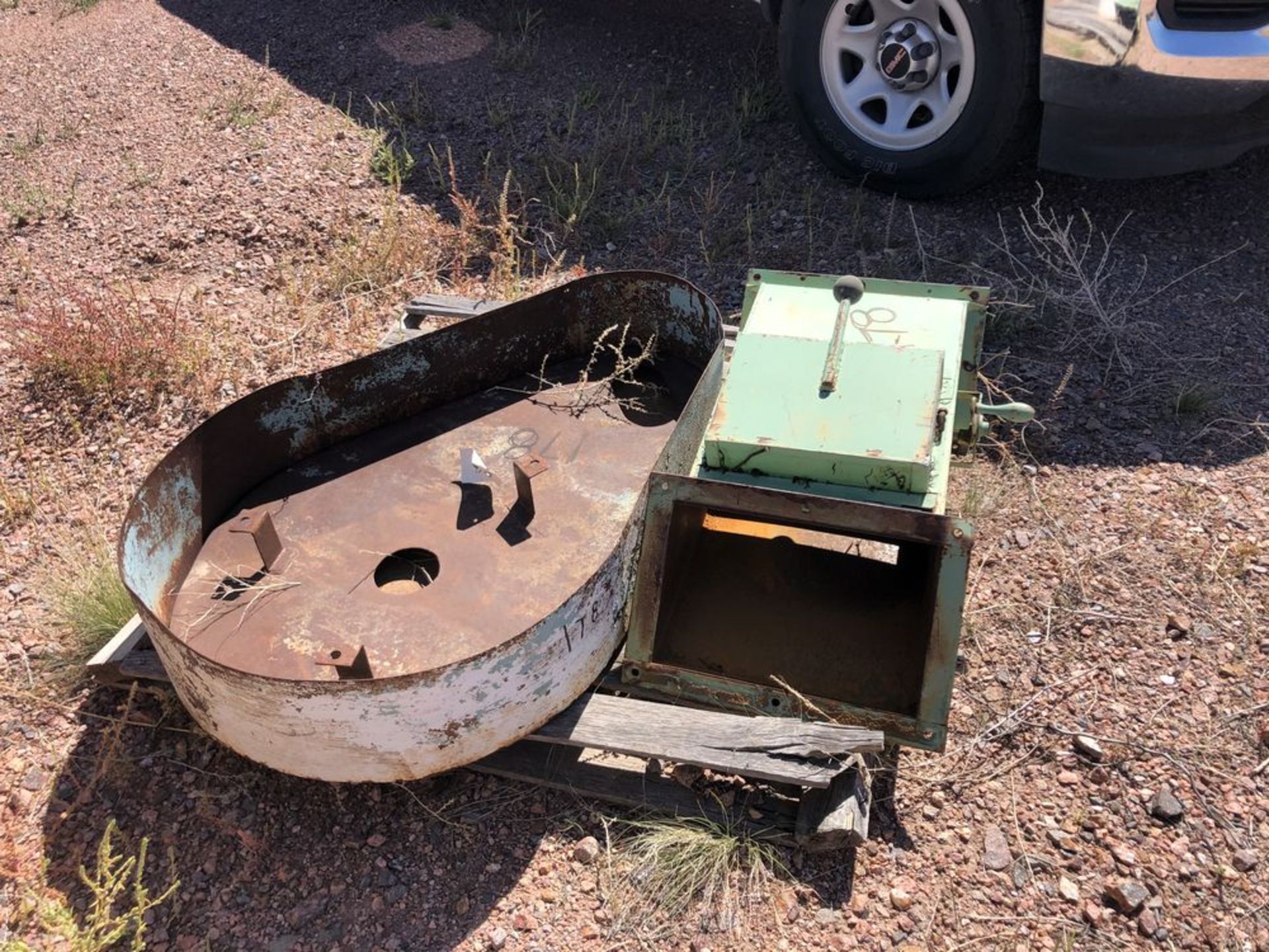 Located in Canon City CO: CPM Chute with magnet, and guard , Loading Fee of $50 - Image 3 of 3