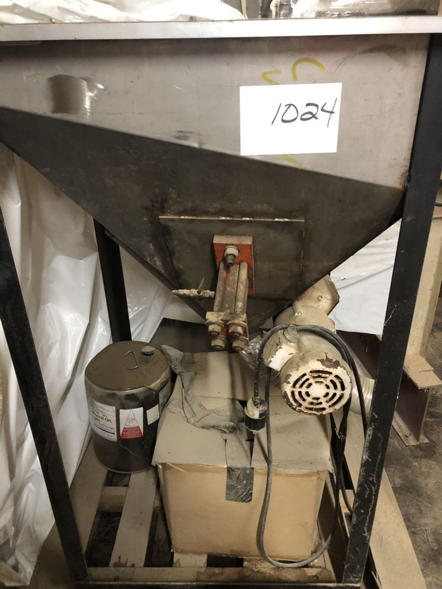 Located in Rockford, IL : Bulk Powder Infeed Hopper with vibrator and 4" connection for auger