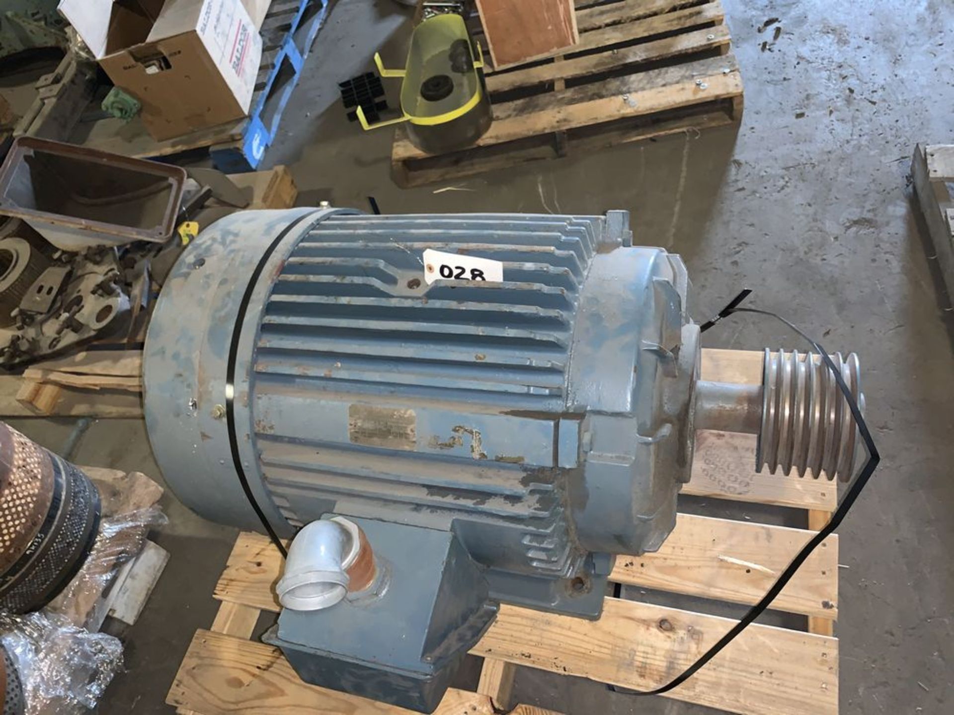 Located in Canon City CO: Reliance 75hp 445U Frame 1190 RPM 220/440V , Loading Fee of $100
