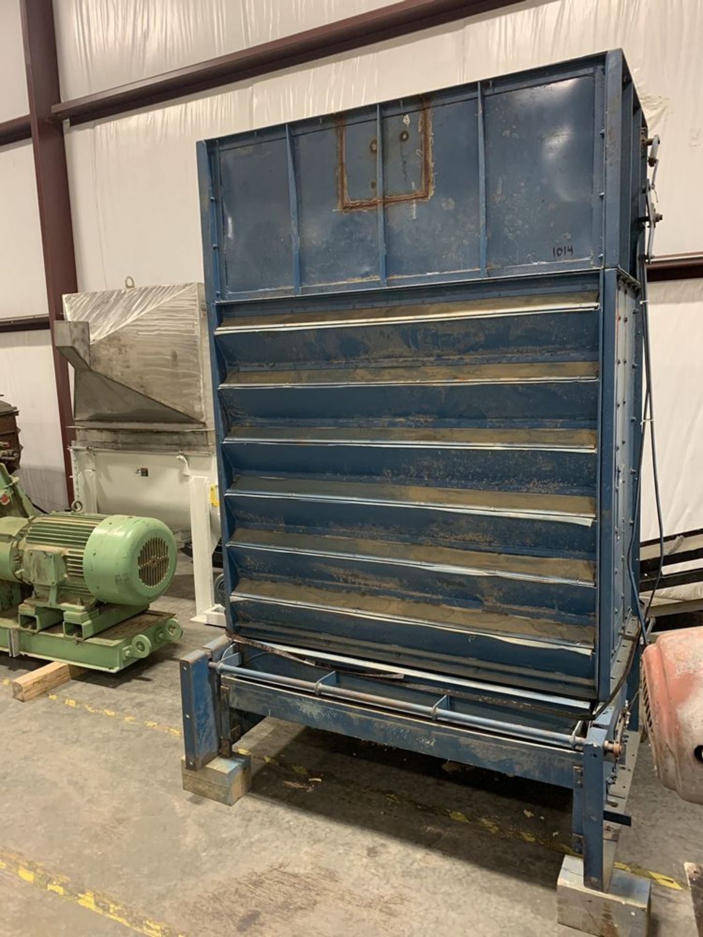 Located in Mt Vernon MO : Sprout Pellet Cooler, Model 250/375, recently running wood pellets,