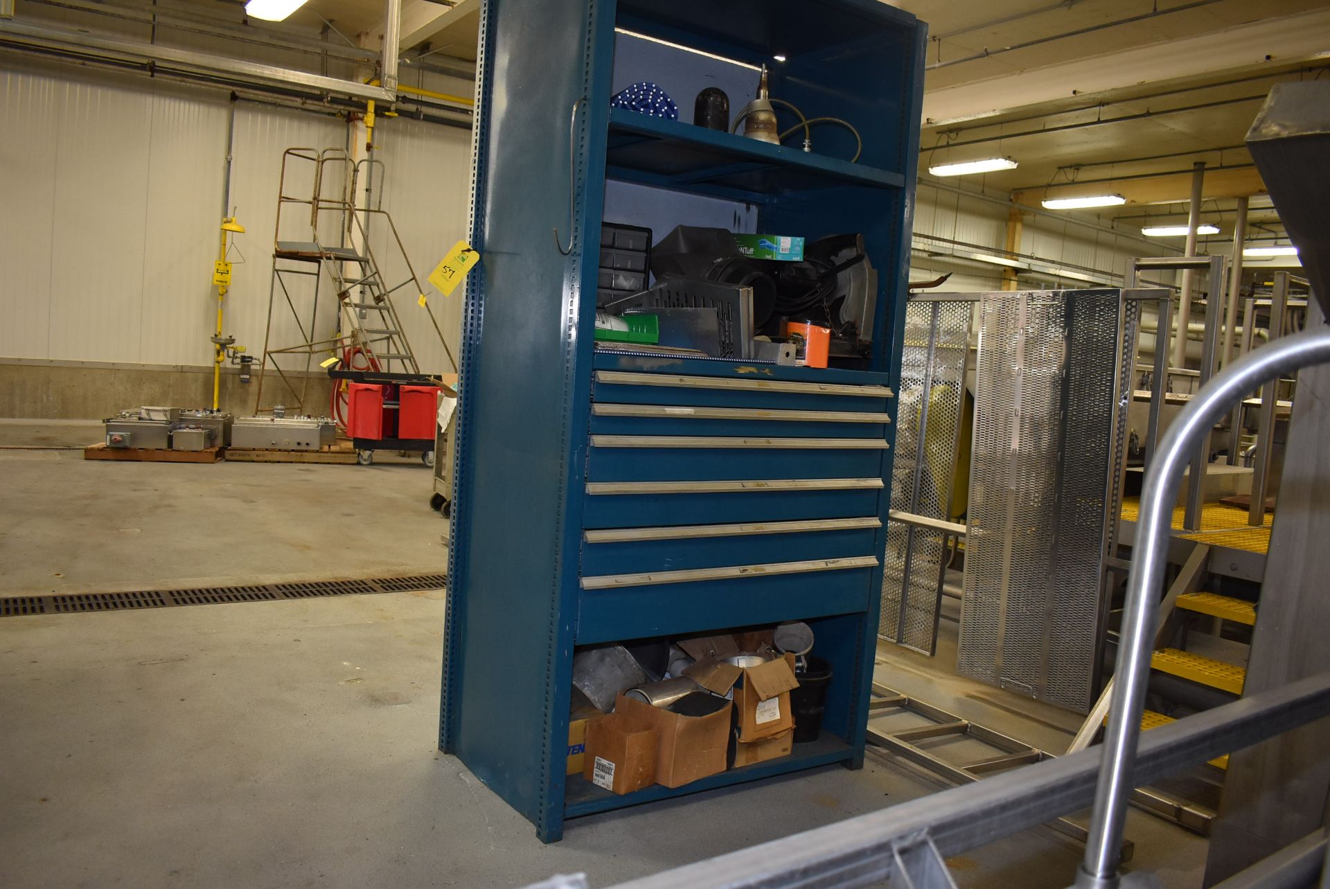 (Located in Mendota, IL) Vidmar type 6-Drawer Tool Cabinet w/Shelf - Blue - Image 2 of 2