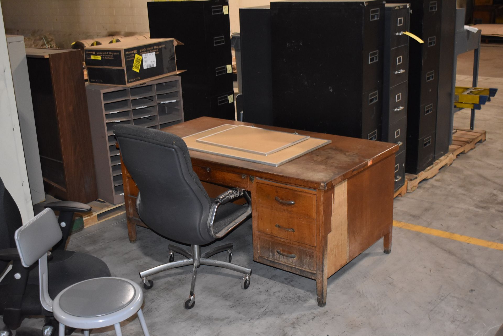 (Located in Mendota, IL) Office Furniture - Files, Desks, Related Items - Image 4 of 4
