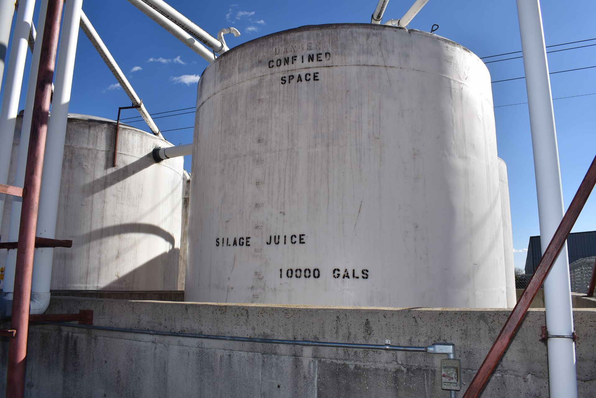 (Located in Sleepy Eye, MN) Poly Tank, Rated 10,000 Gal. Capacity