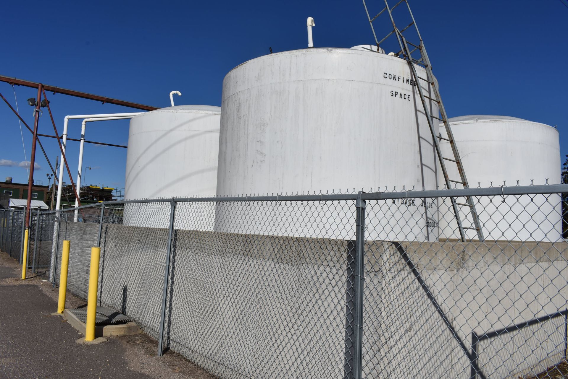 (Located in Sleepy Eye, MN) Poly Tank, Rated 10,000 Gal. Capacity