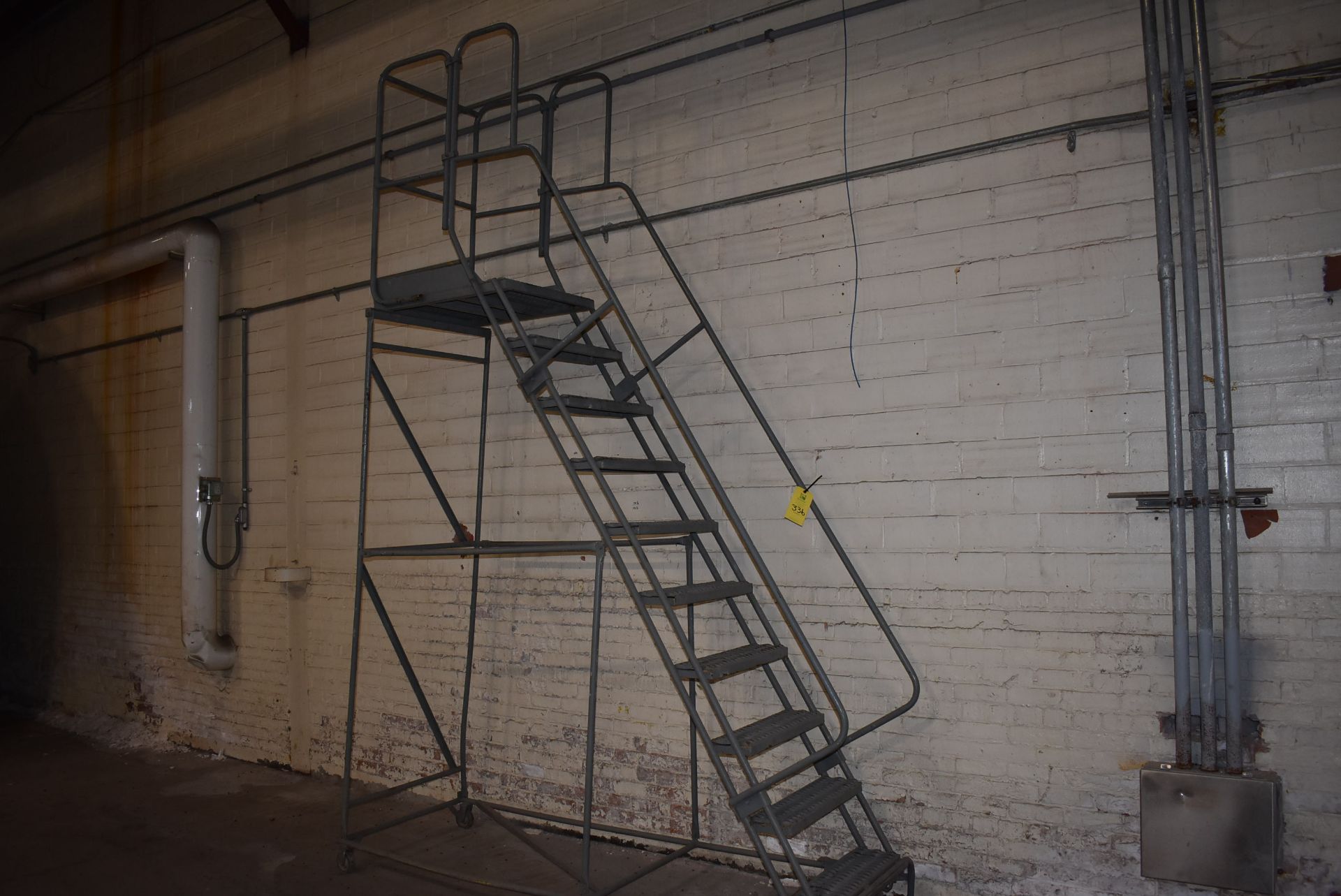 (Located in Mendota, IL) Cotterman 8' Ht. Portable Stairs