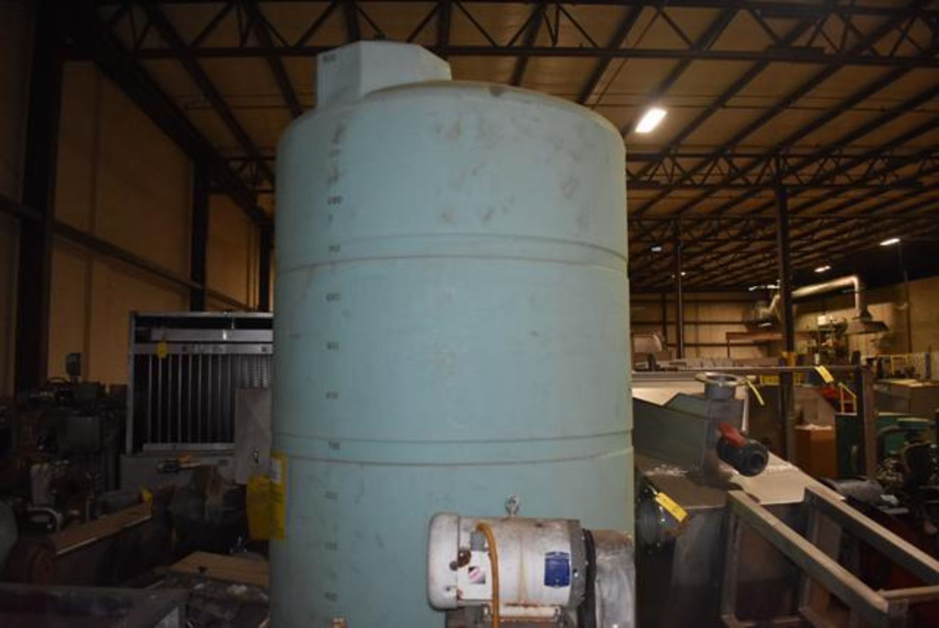 (Located in Rochester, MN) Poly Tank, Rated 1500 Gallon, Flat Bottom - Image 2 of 2