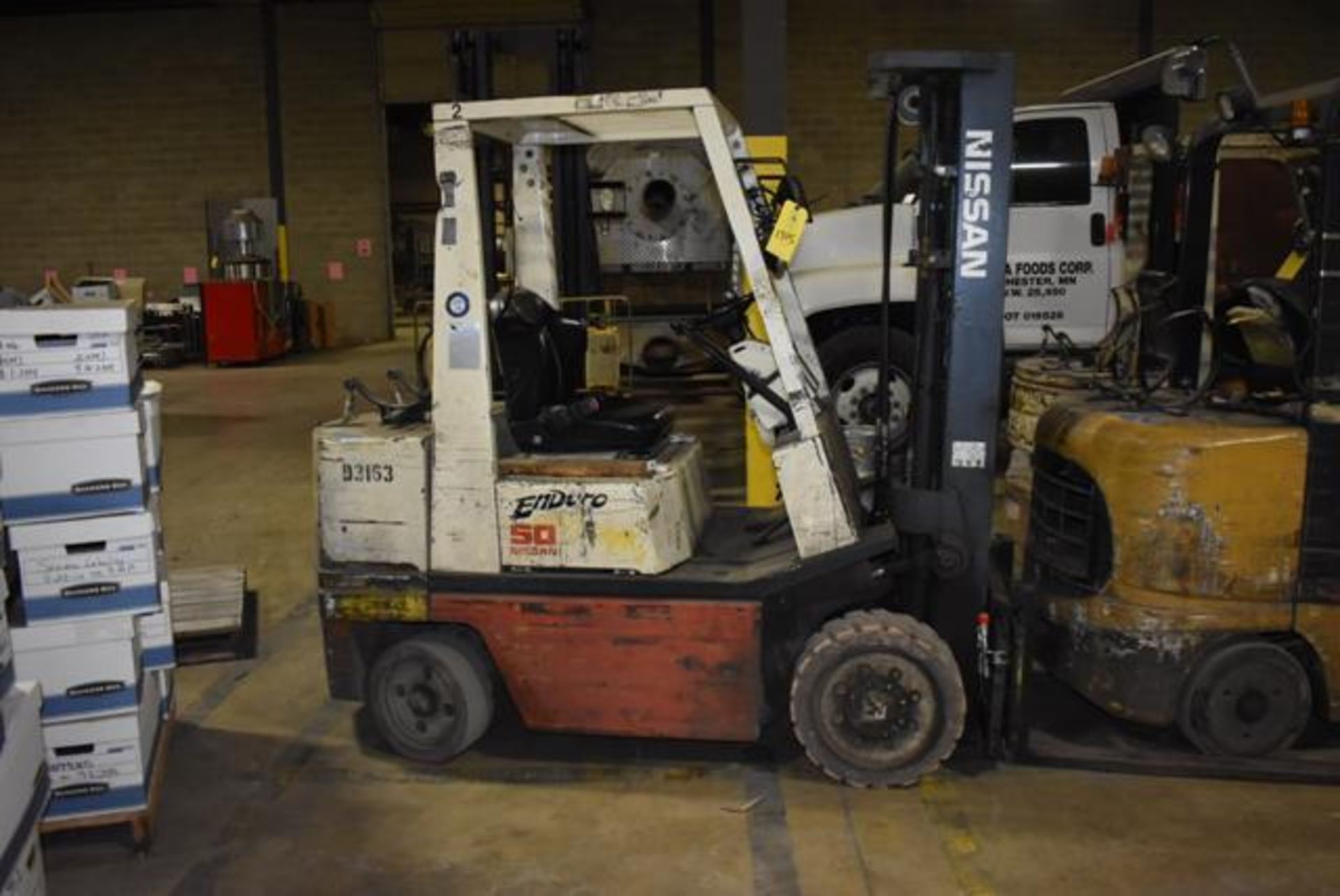 (Located in Rochester, MN) Nissan Enduro 50 Forklift, Propane, Cushion Tires, Side Shift, ROPS - Image 2 of 3