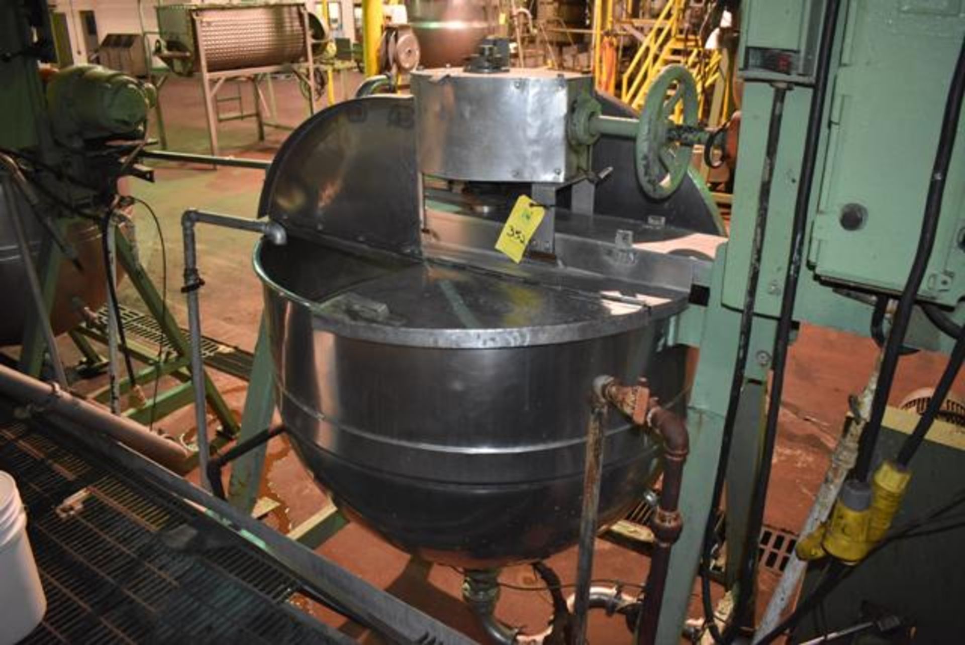 Lee Industries SS Jacketed Kettle, Rated 300 Gallon Capacity, Includes Mixer