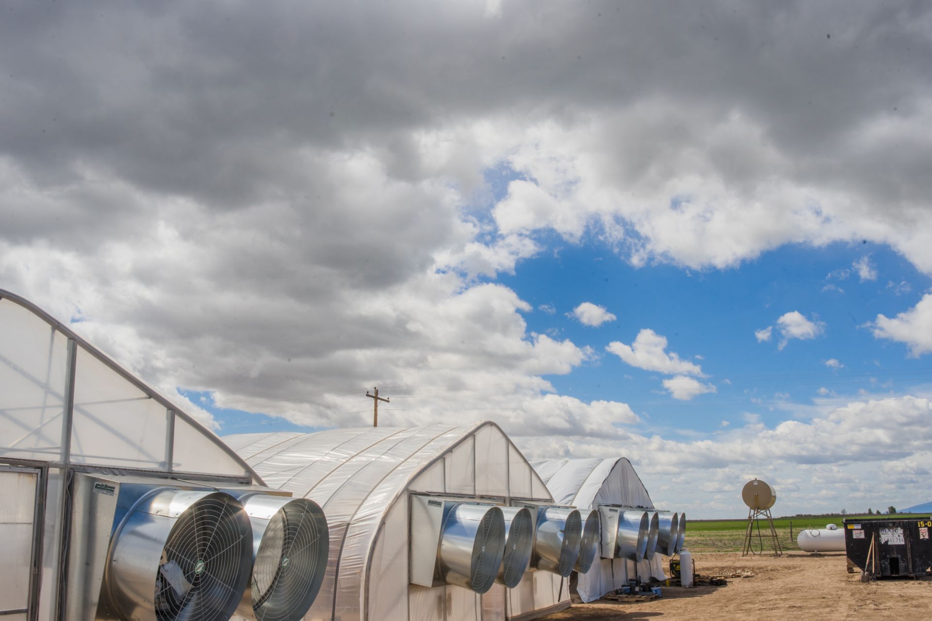 Scenic Acres Greenhouse Mfg Greenhouse w/ Four Exhaust Fans and Two Heaters, 34' x 200' gothic hoop - Image 5 of 7