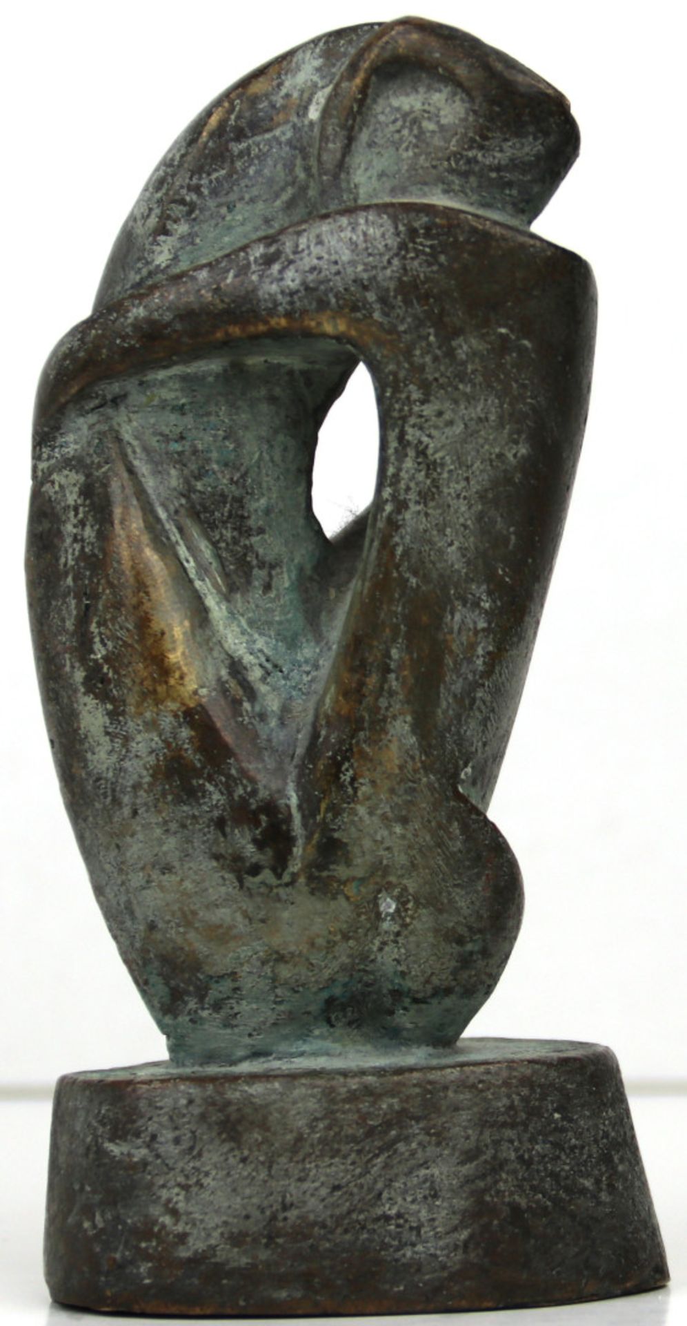 Huniat, Günther. (Geb. 1939): Ohne Titel. (Umarmung). Bronzeplastik, patiniert. Monogrammiert und