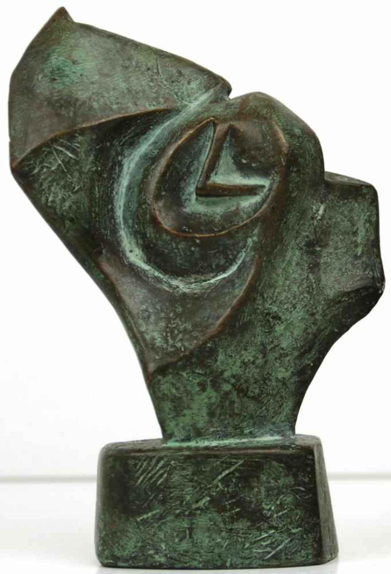 Huniat, Günther. (Geb. 1939): Ohne Titel. (Gezwitscher im Baum). Bronzeplastik, patiniert.