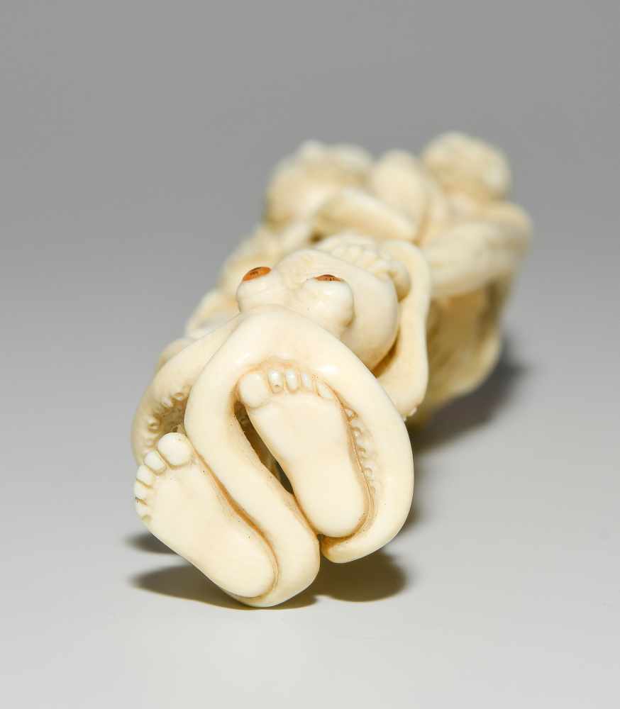 *Netsuke von Takayama Meikei (geb.1932) - Image 9 of 10