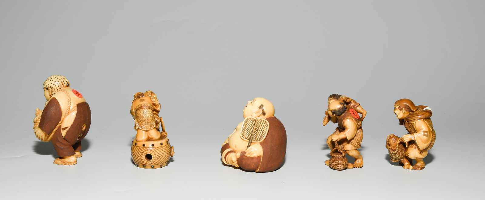 *5 Netsuke - Image 3 of 7