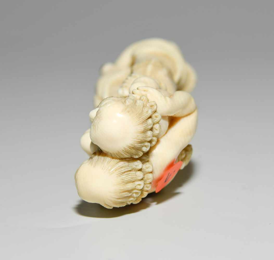 *Netsuke von Takayama Meikei (geb.1932) - Image 10 of 10