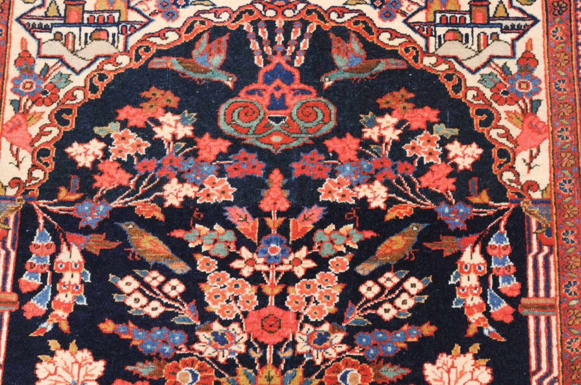 KashanZ-Persien, um 1920. Im nachtblauen Feld liegt unter einer von 2 Säulen getragenen Gebetsnische - Bild 9 aus 10