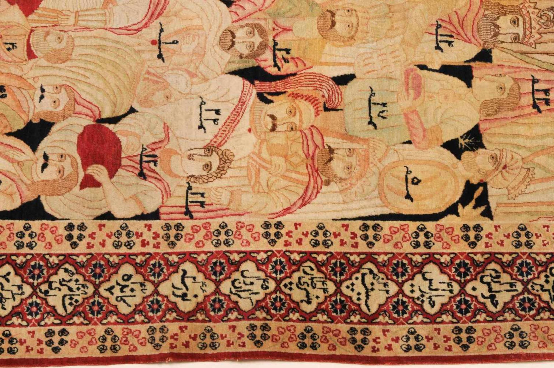 Kirman-FiguralSO-Persien, um 1900. Sog. „Mashahir-Teppich“. Das Innenfeld besteht aus einer - Bild 17 aus 19