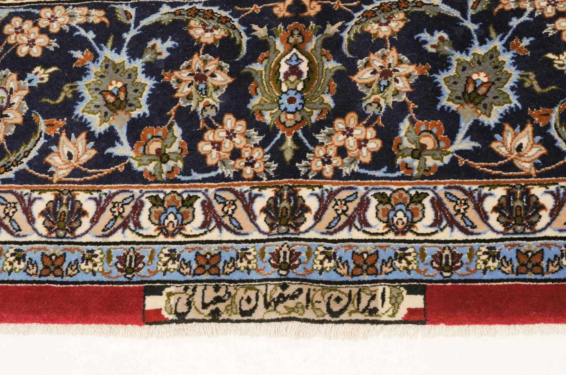 IsfahanZ-Persien, um 1960. Flormaterial Korkwolle, Kette aus Seide. Unten in der Mitte signiert - Bild 2 aus 13