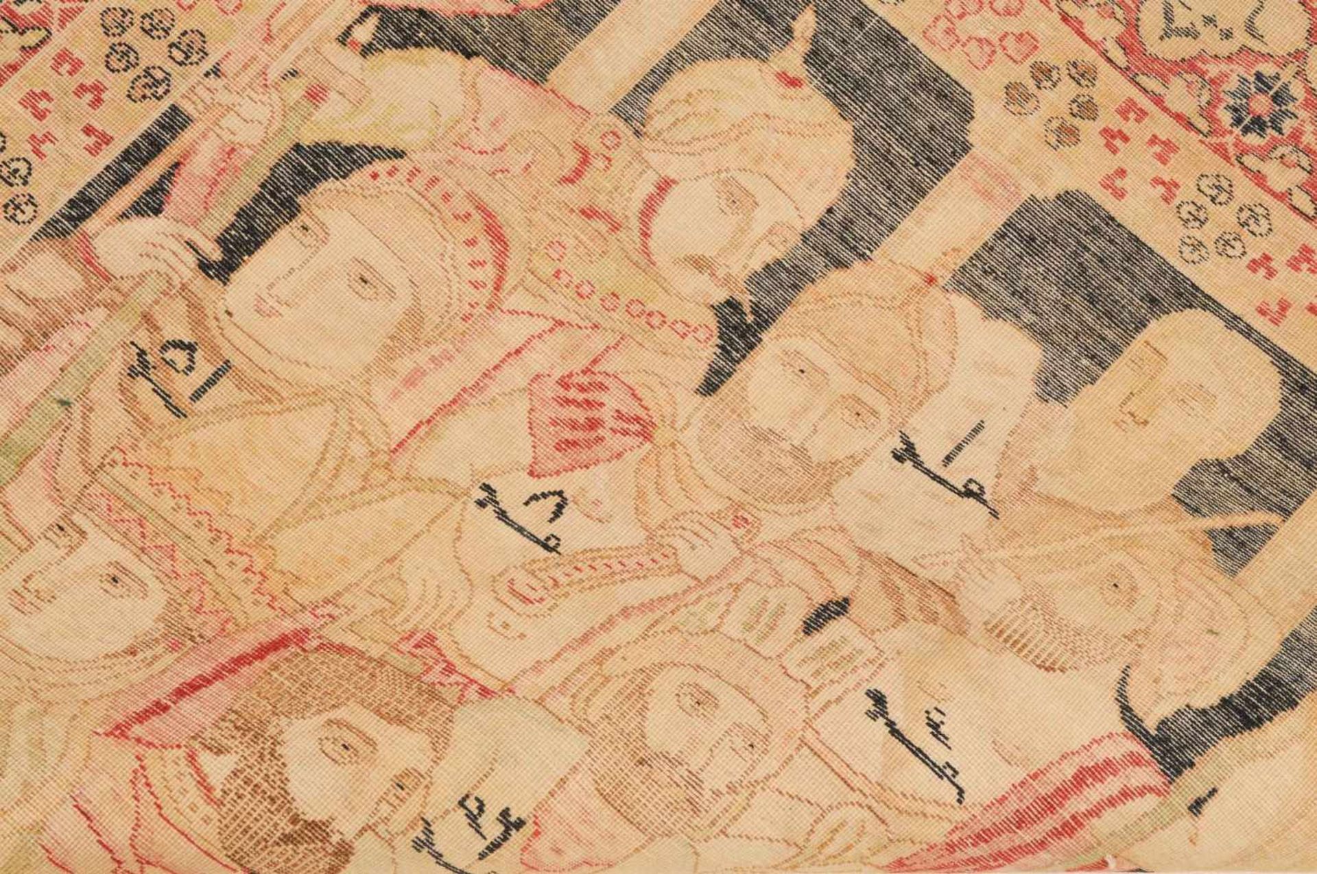 Kirman-FiguralSO-Persien, um 1900. Sog. „Mashahir-Teppich“. Das Innenfeld besteht aus einer - Bild 11 aus 19